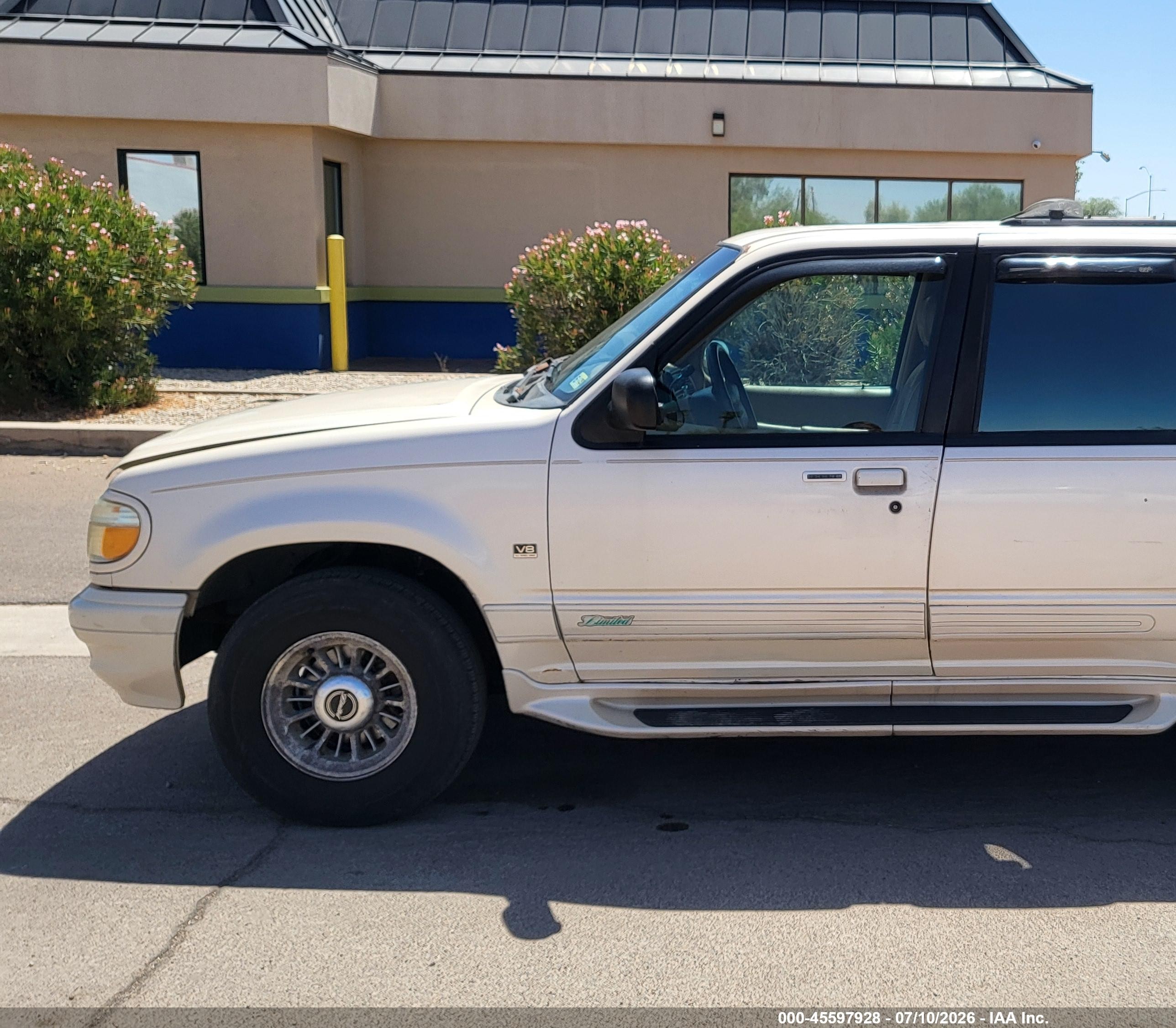 1996 Ford Explorer   Cream vin: 1FMDU35P2TZB04451