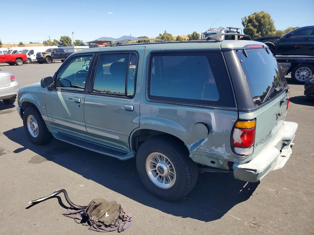 1996 Ford Explorer Teal vin: 1FMDU35P2TZB45548