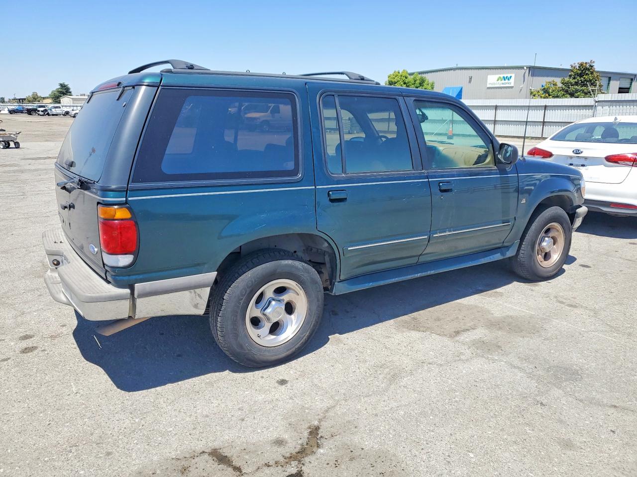 1996 Ford Explorer Green vin: 1FMDU35P3TUD55086