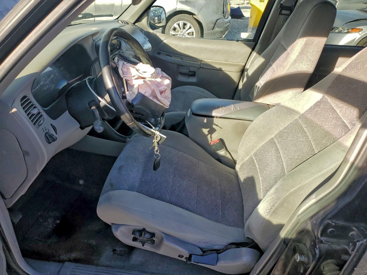 1999 Ford Explorer Blue vin: 1FMDU35P3XZA43682
