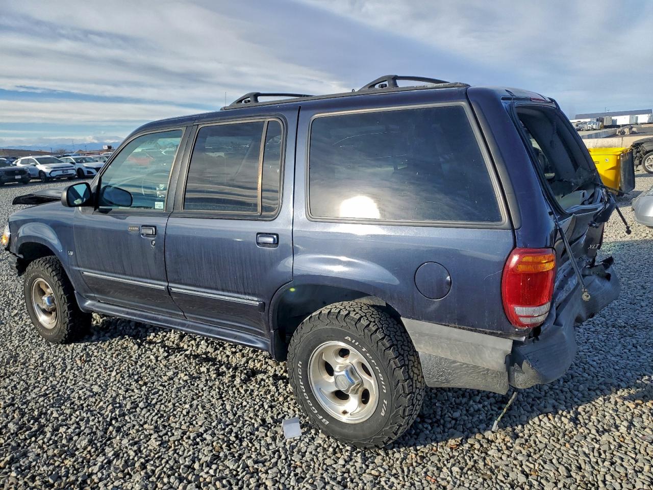 1999 Ford Explorer Blue vin: 1FMDU35P3XZA43682