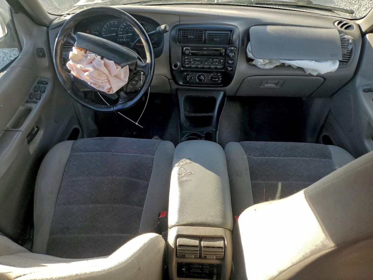 1999 Ford Explorer Blue vin: 1FMDU35P3XZA43682