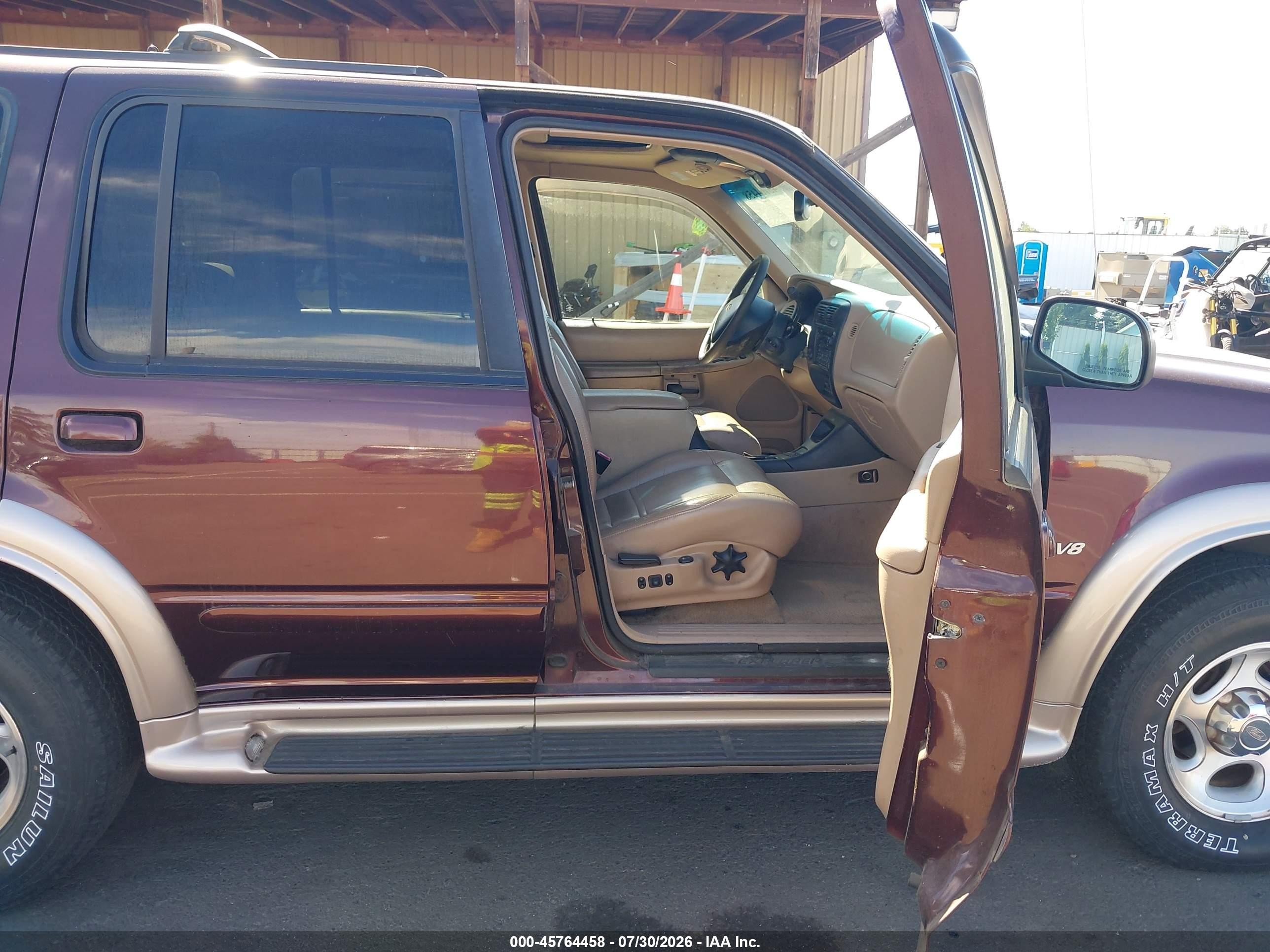 1999 Ford Explorer   Maroon vin: 1FMDU35P3XZB15450