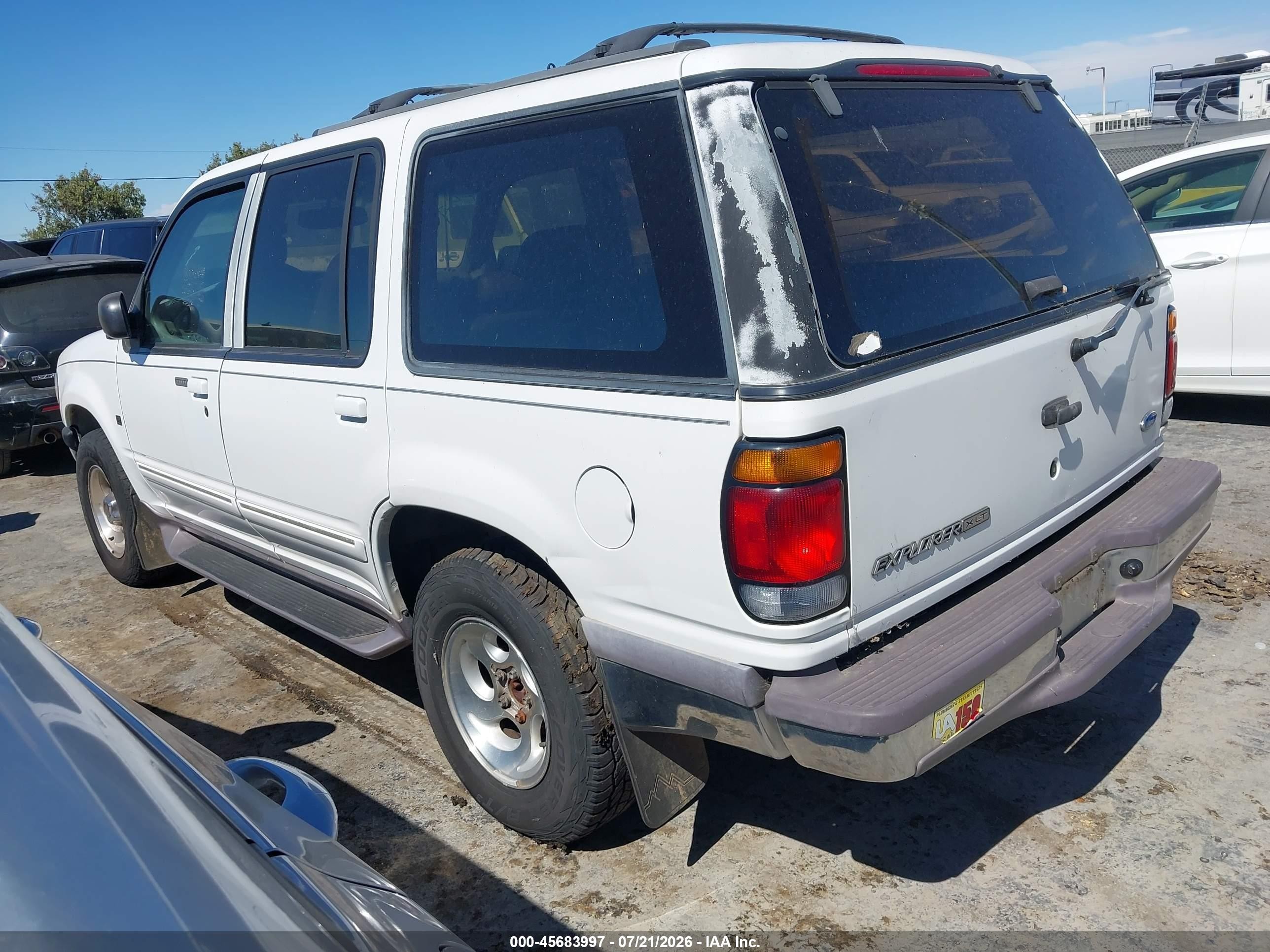 1997 Ford Explorer   Белый vin: 1FMDU35P4VZB10075