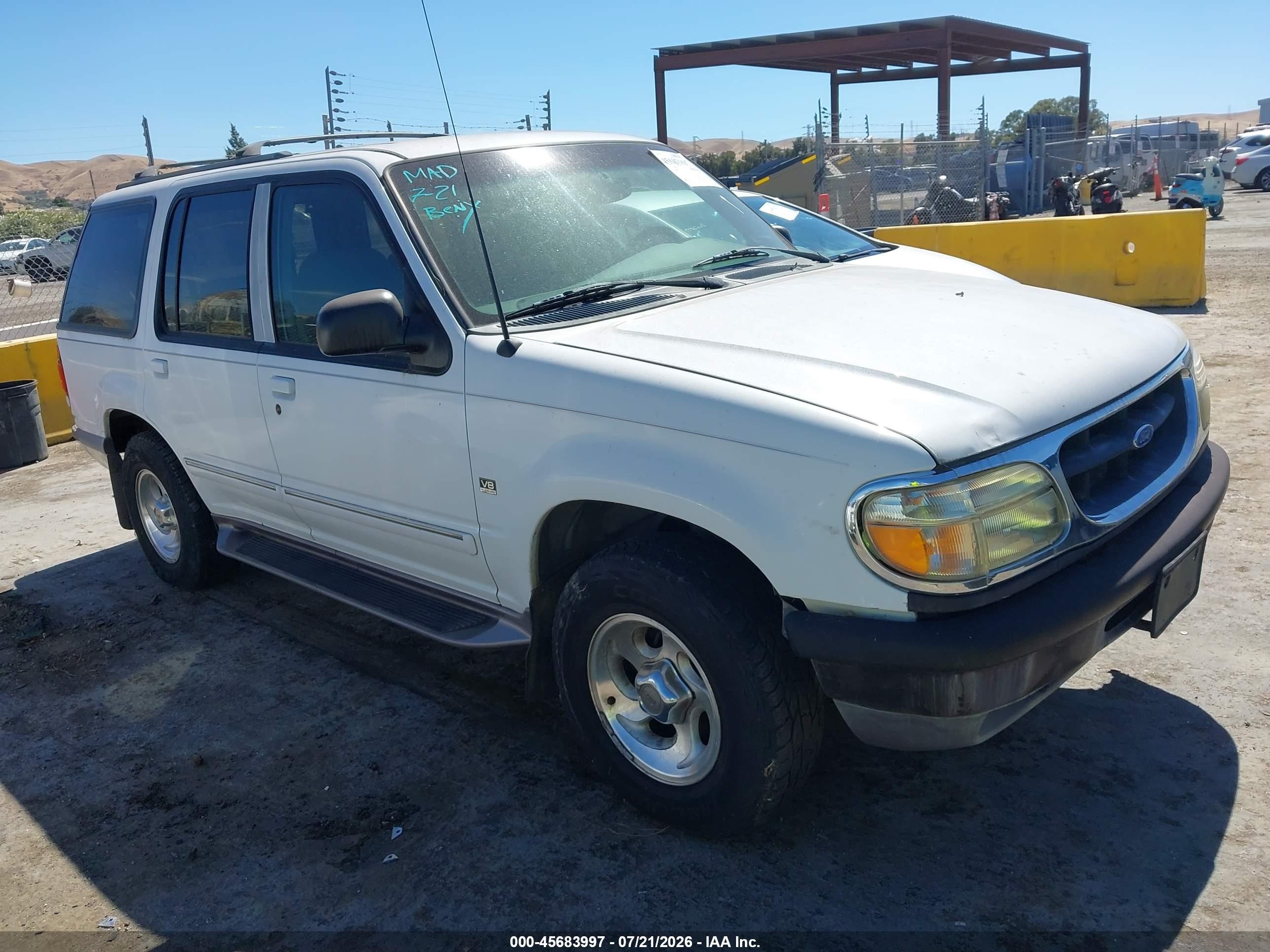 1997 Ford Explorer   White vin: 1FMDU35P4VZB10075