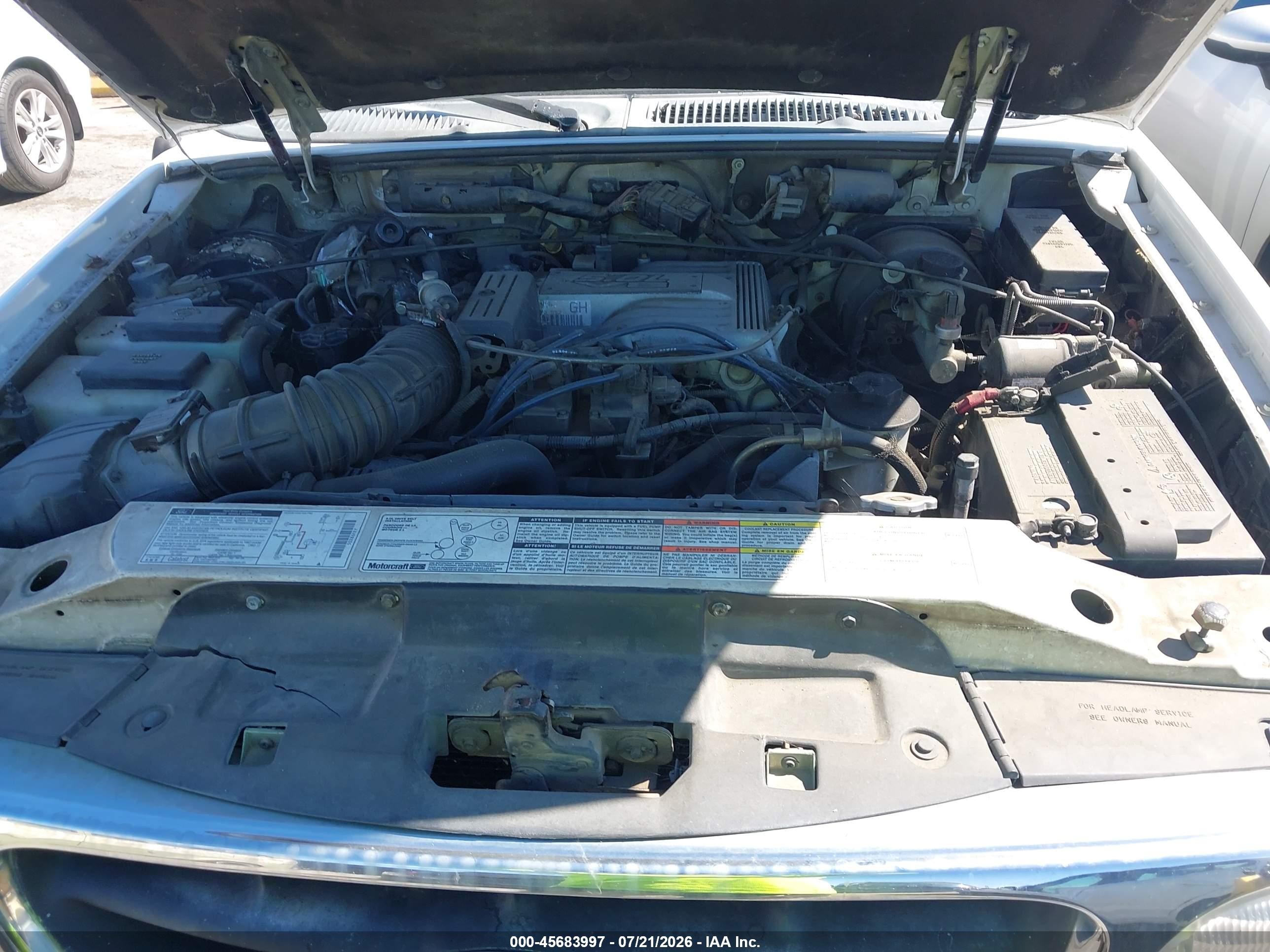 1997 Ford Explorer   Белый vin: 1FMDU35P4VZB10075