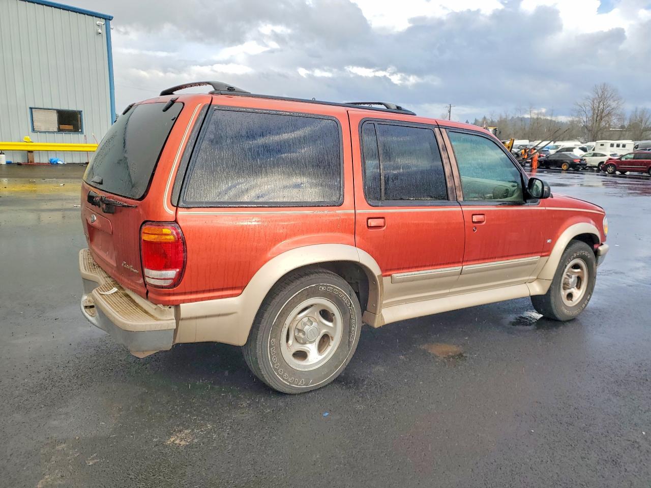 1998 Ford Explorer Eddie Bauer Orange vin: 1FMDU35P5WZA00024