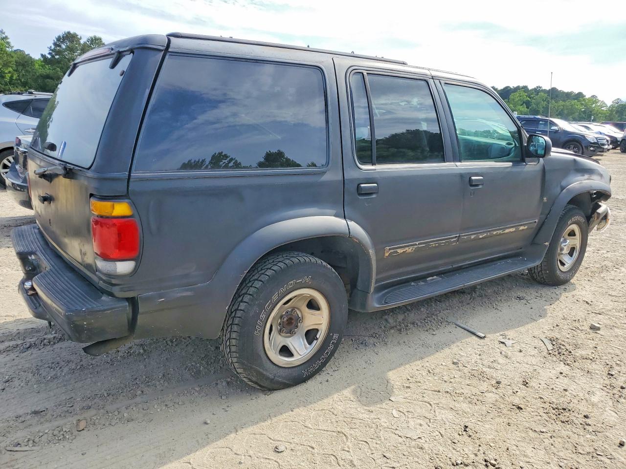 1997 Ford Explorer Black vin: 1FMDU35P7VZB93257