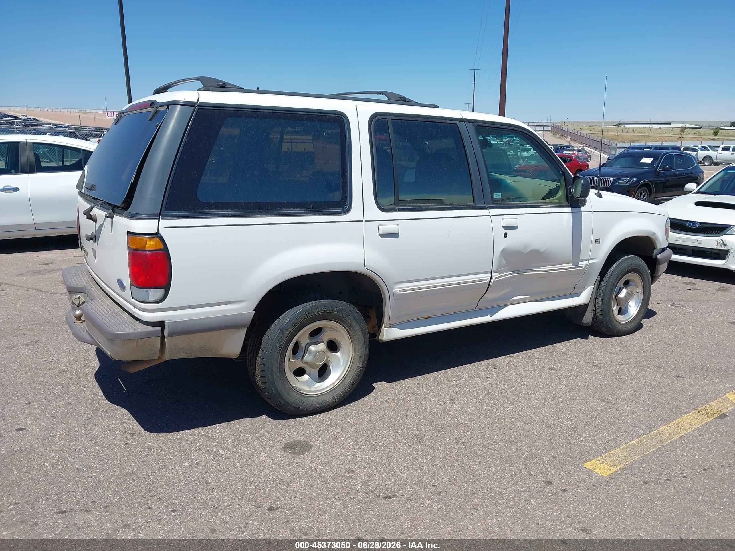 1997 Ford Explorer Eddie Bauer/limited/xlt White vin: 1FMDU35P8VUA40917