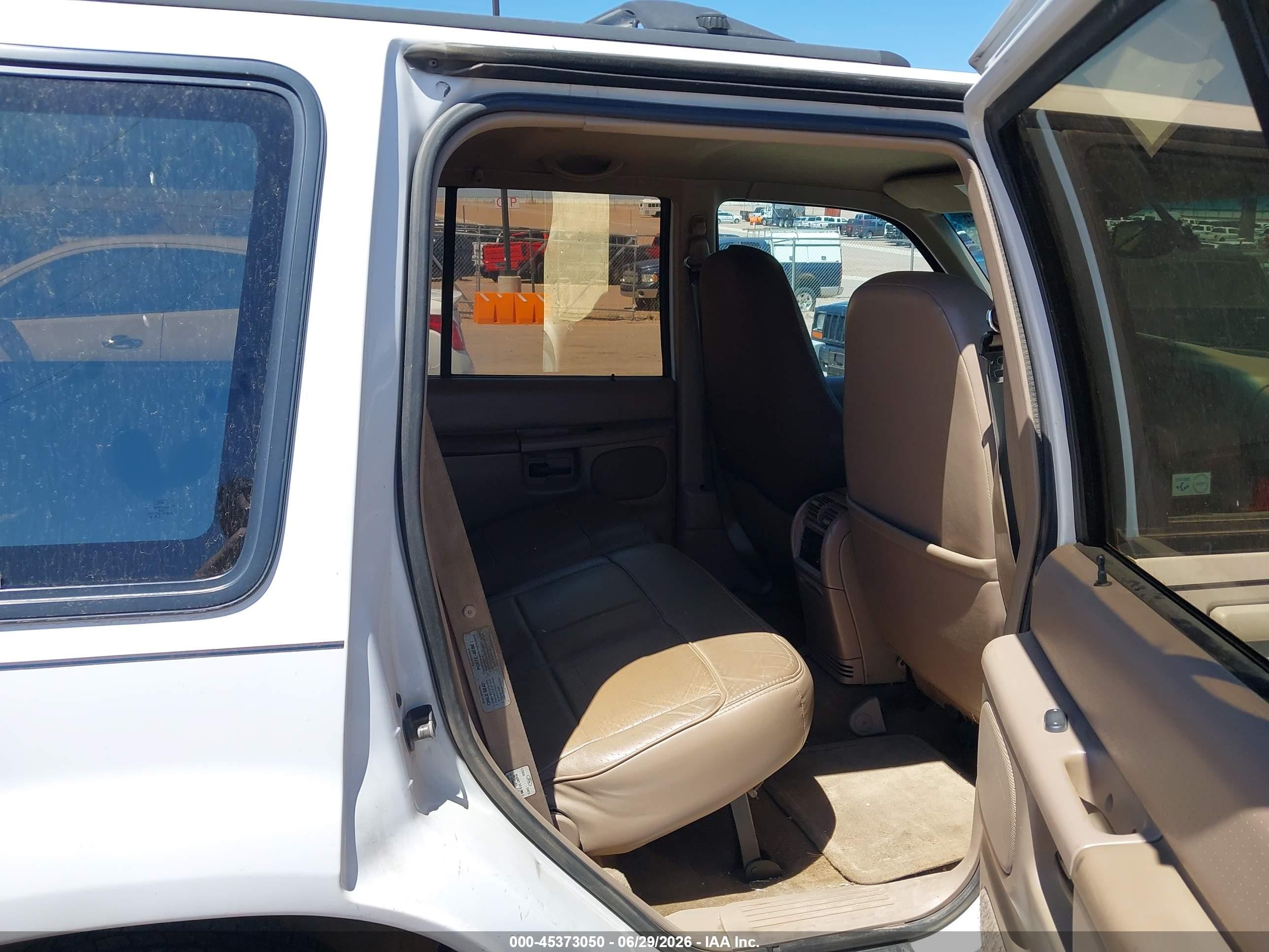 1997 Ford Explorer Eddie Bauer/limited/xlt White vin: 1FMDU35P8VUA40917