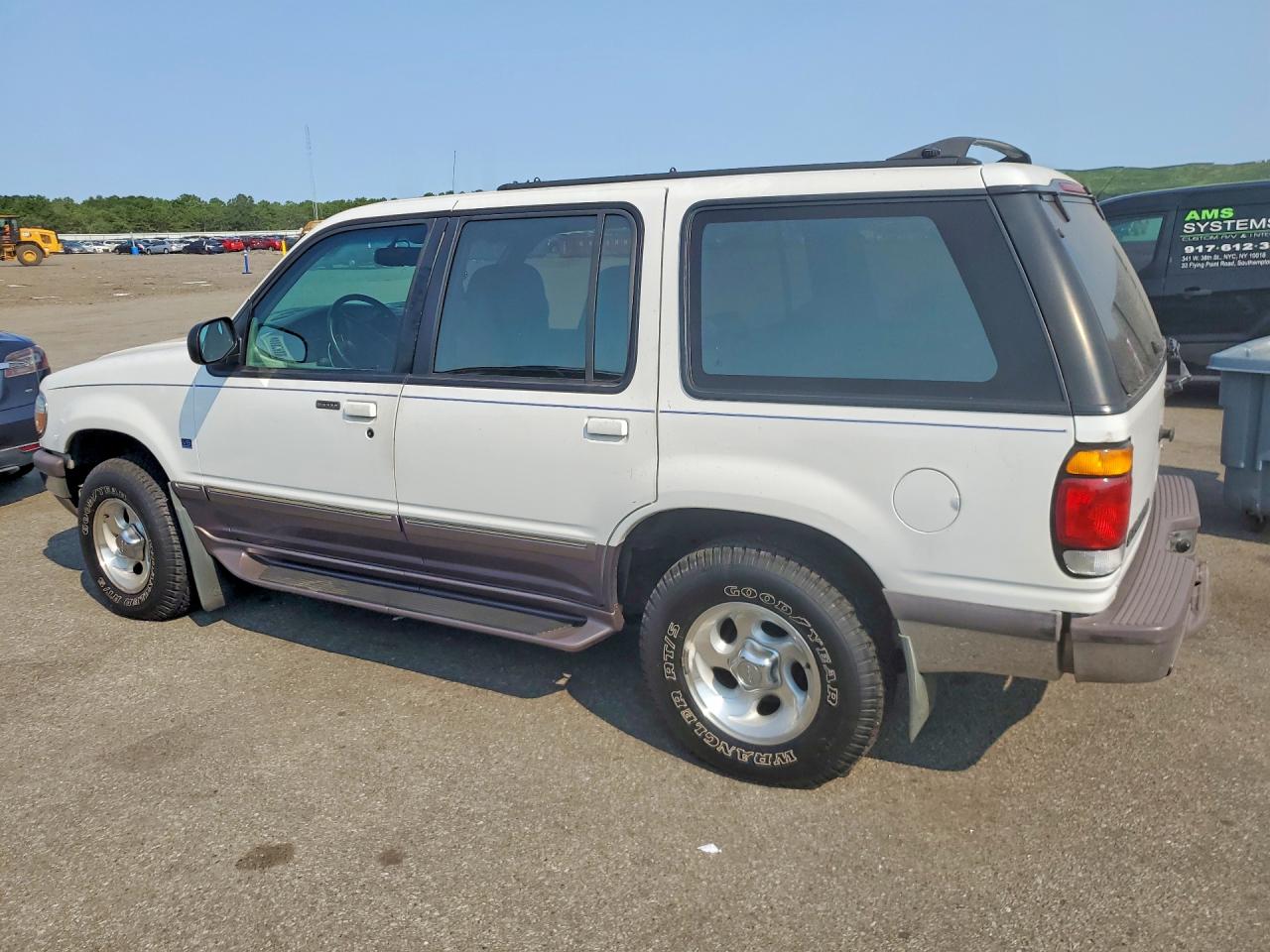1997 Ford Explorer White vin: 1FMDU35P8VZA78876