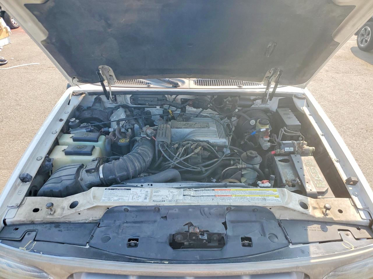 1997 Ford Explorer White vin: 1FMDU35P8VZA78876