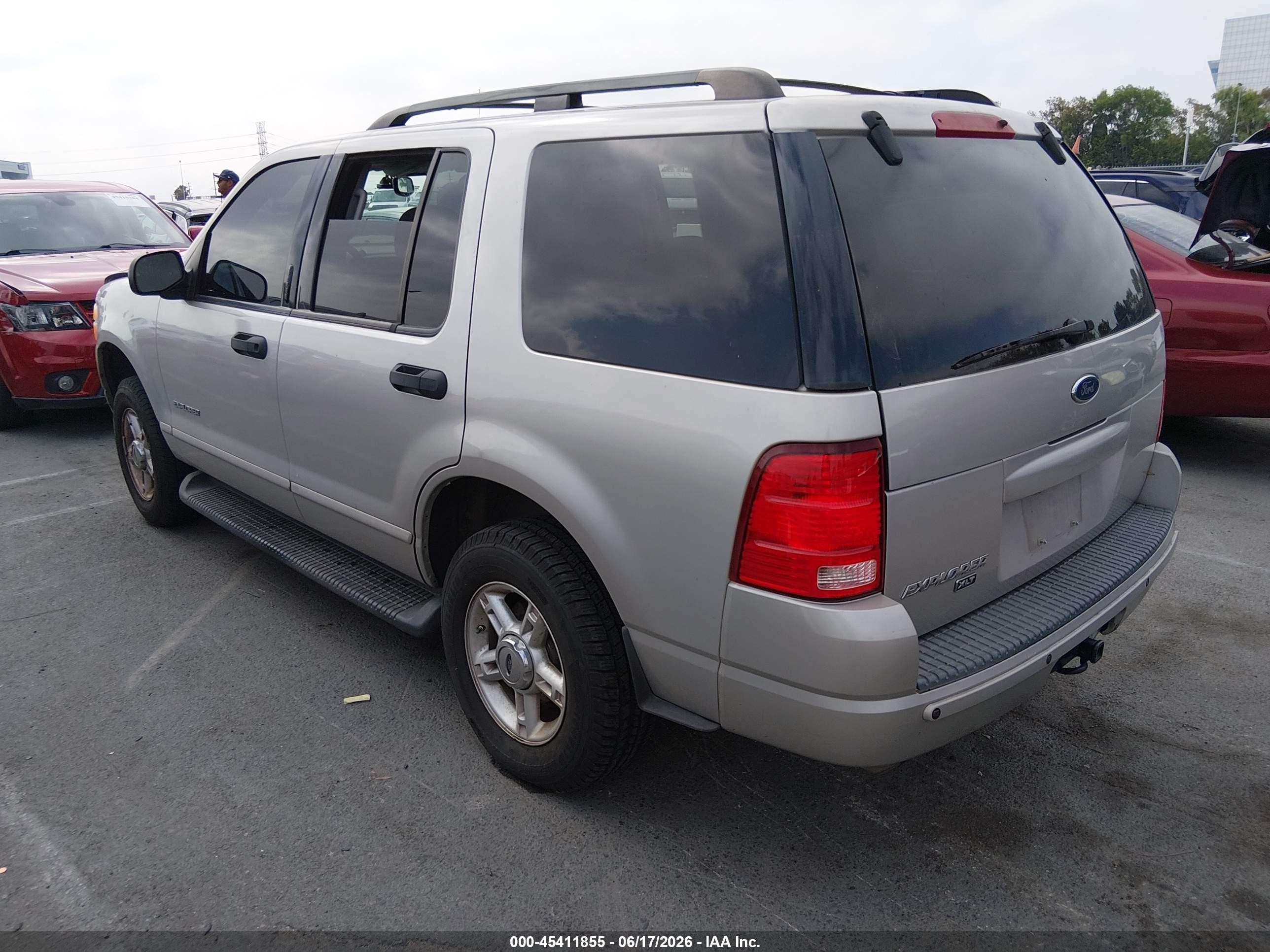 2004 Ford Explorer Xlt Серый vin: 1FMDU63E04ZB35704