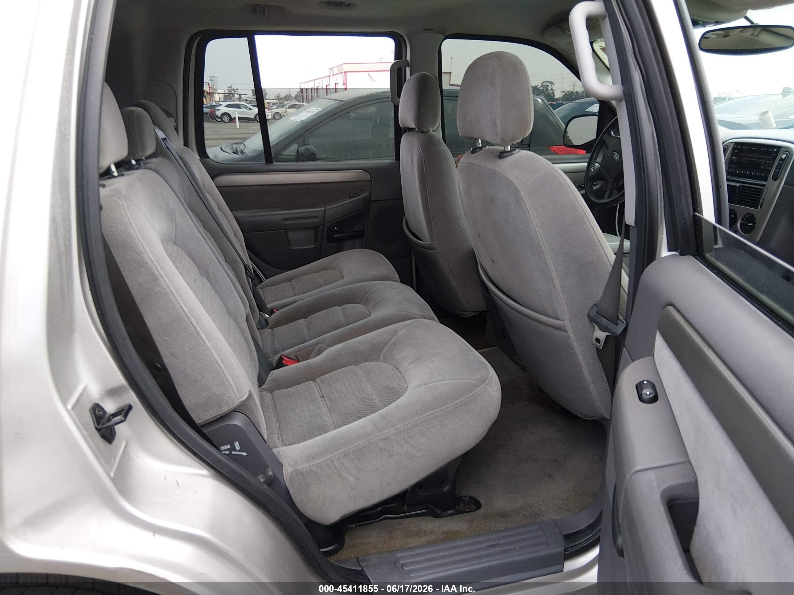 2004 Ford Explorer Xlt Серый vin: 1FMDU63E04ZB35704
