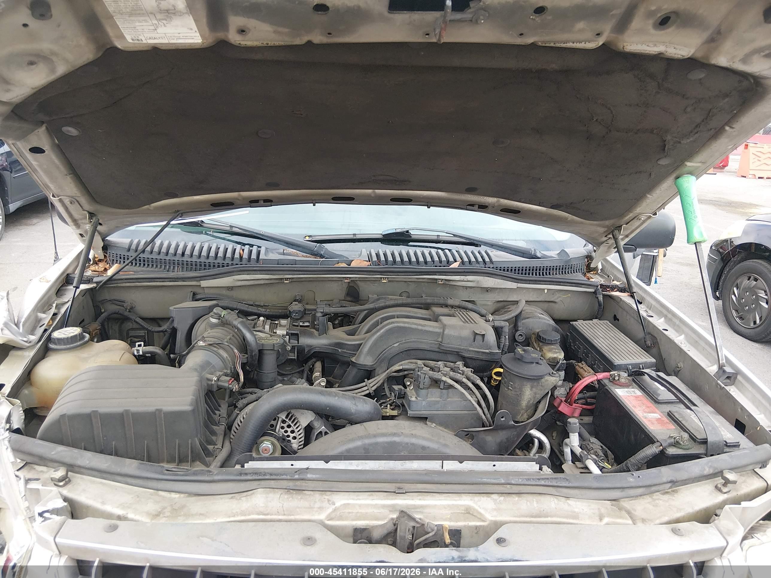 2004 Ford Explorer Xlt Серый vin: 1FMDU63E04ZB35704