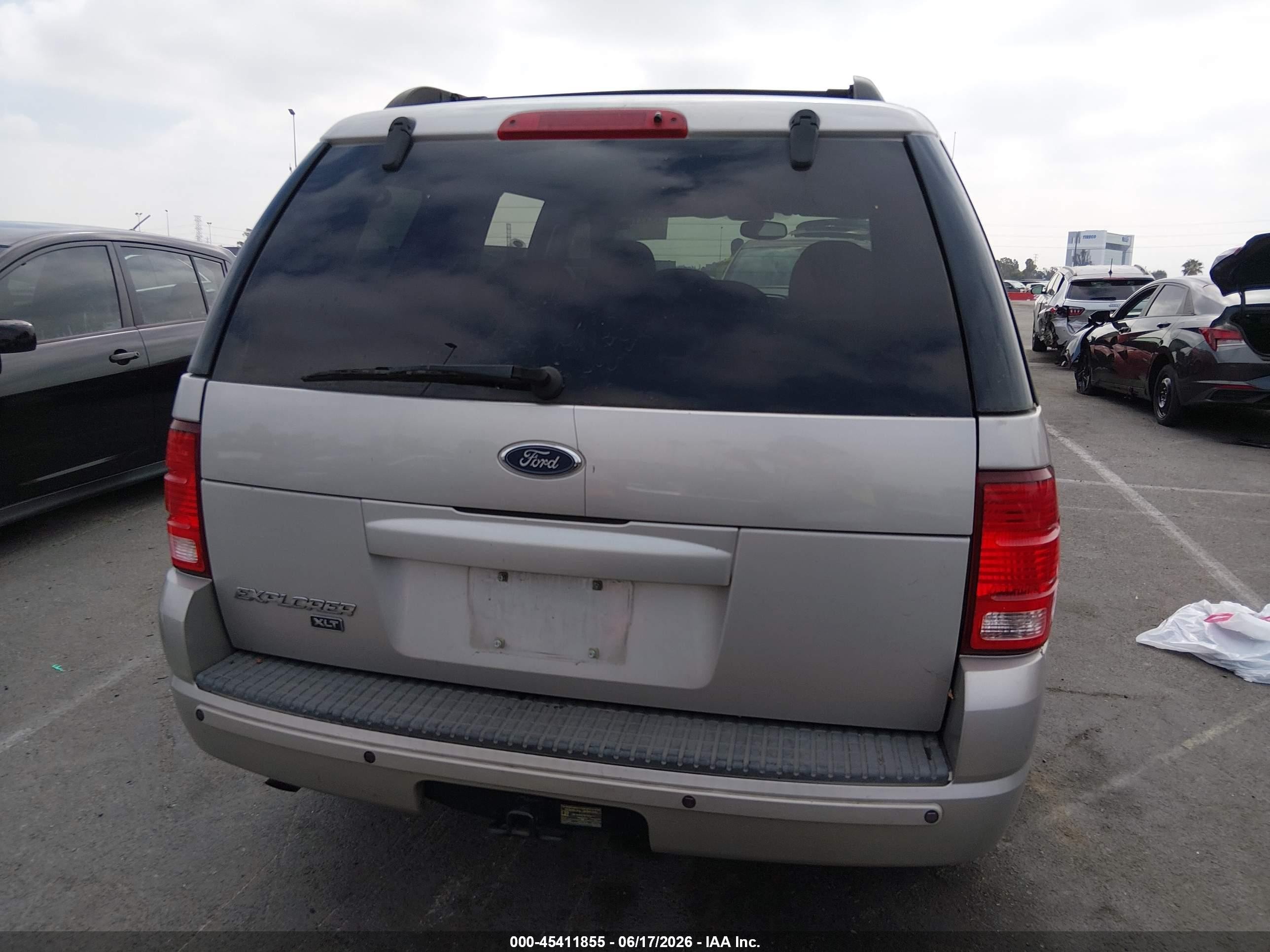 2004 Ford Explorer Xlt Серый vin: 1FMDU63E04ZB35704