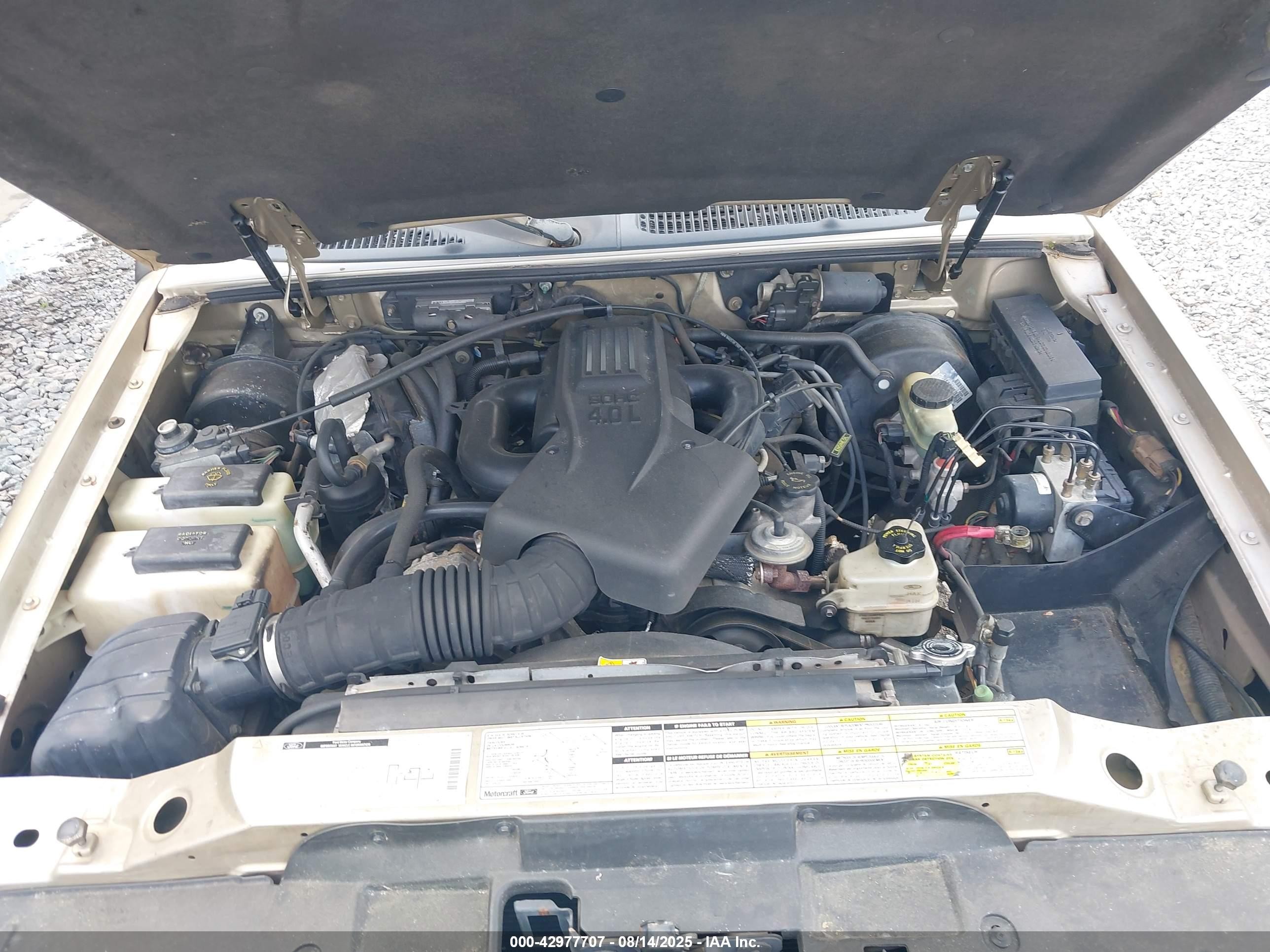 2000 Ford Explorer Xlt Gold vin: 1FMDU63E2YZA39031