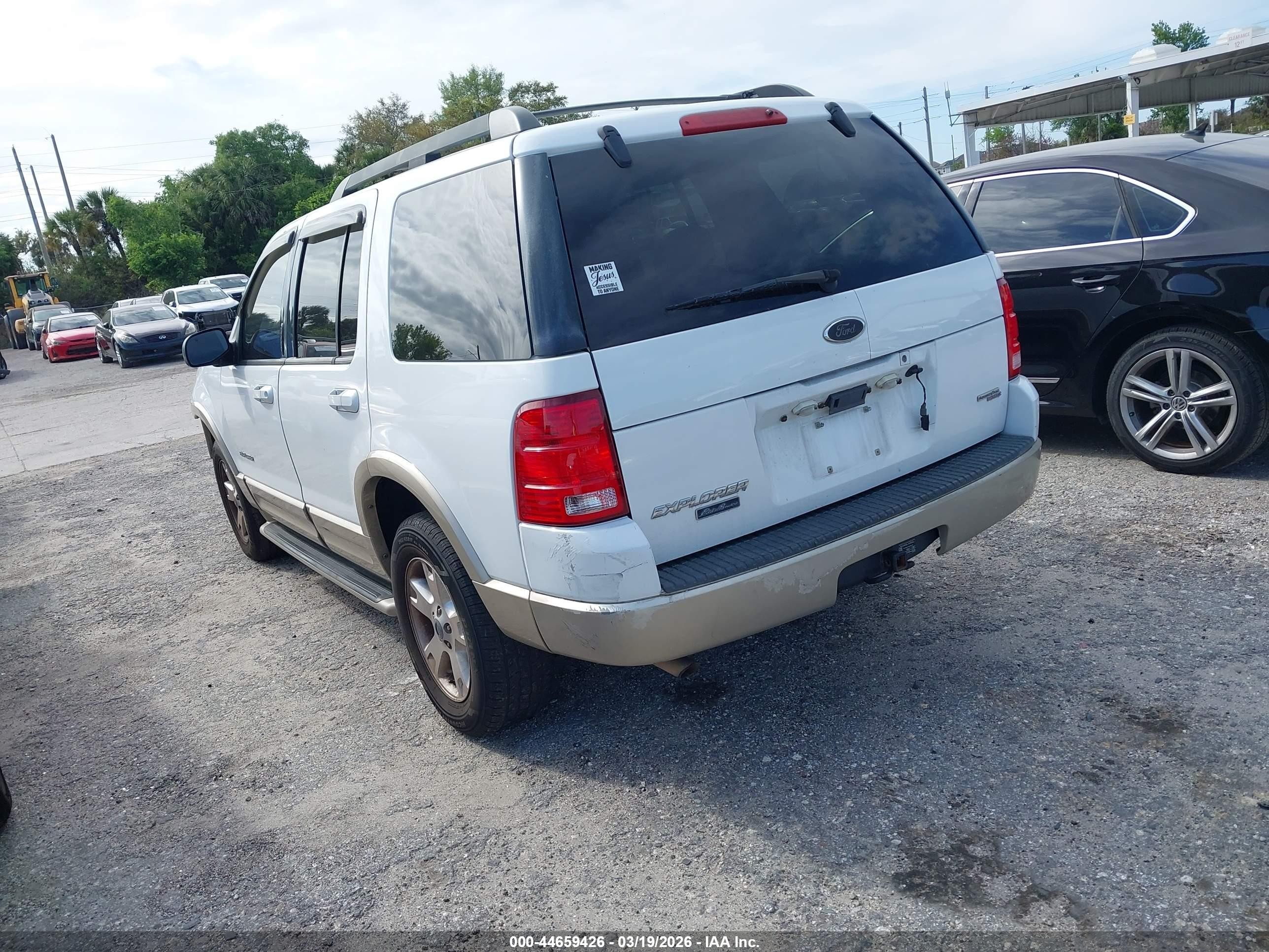 2005 Ford Explorer Eddie Bauer White vin: 1FMDU64K05UB35057