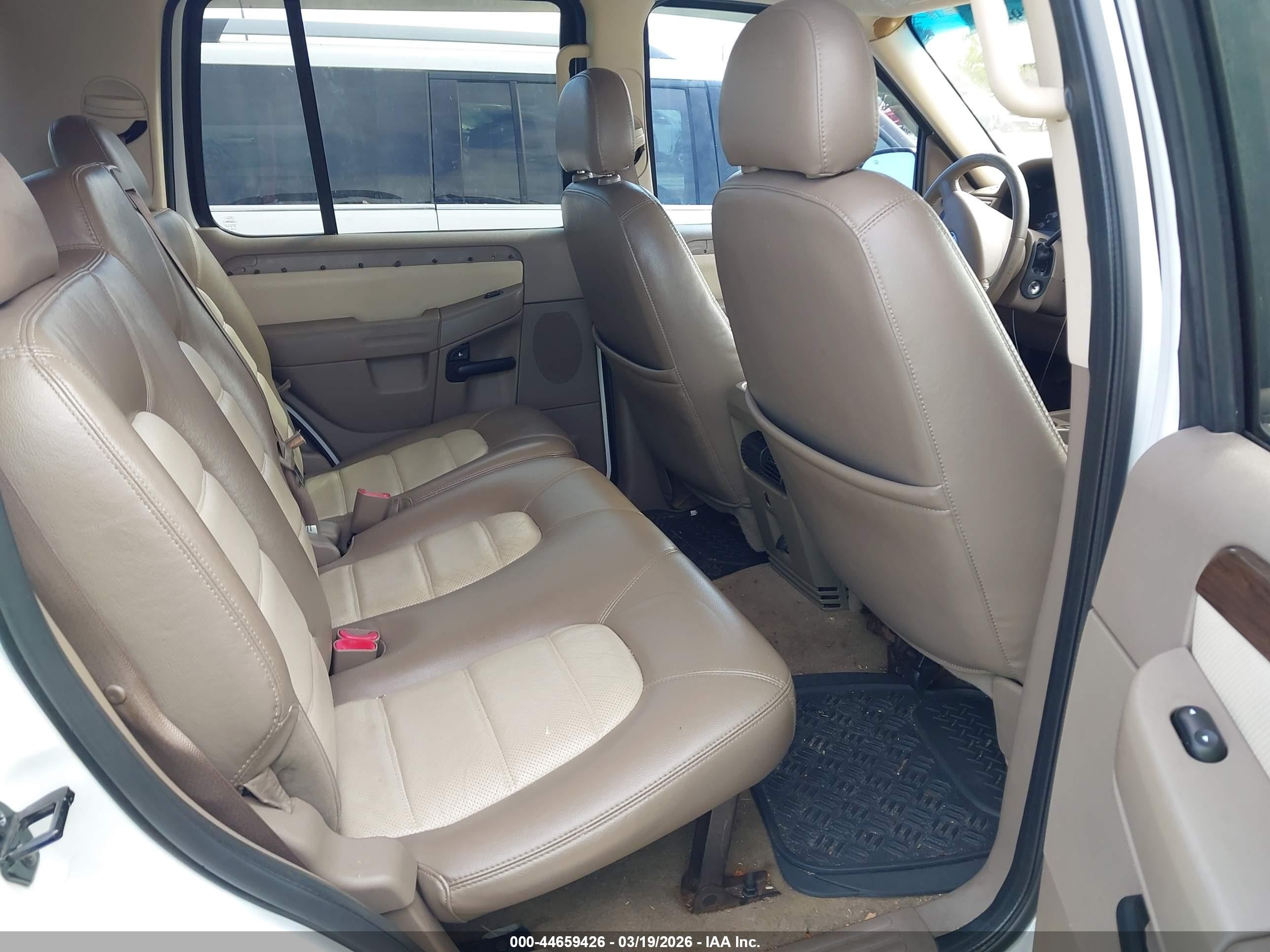 2005 Ford Explorer Eddie Bauer White vin: 1FMDU64K05UB35057