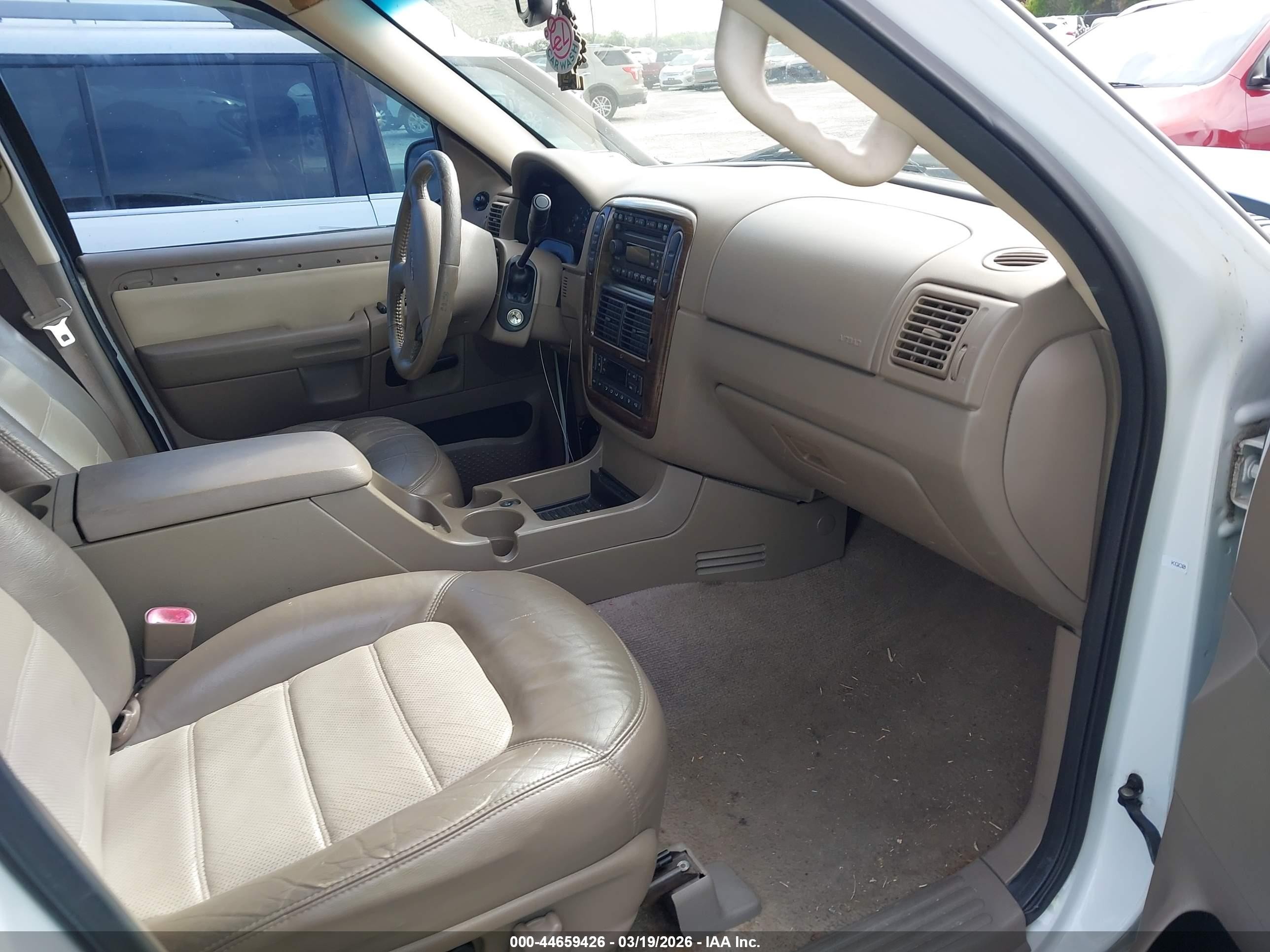 2005 Ford Explorer Eddie Bauer White vin: 1FMDU64K05UB35057