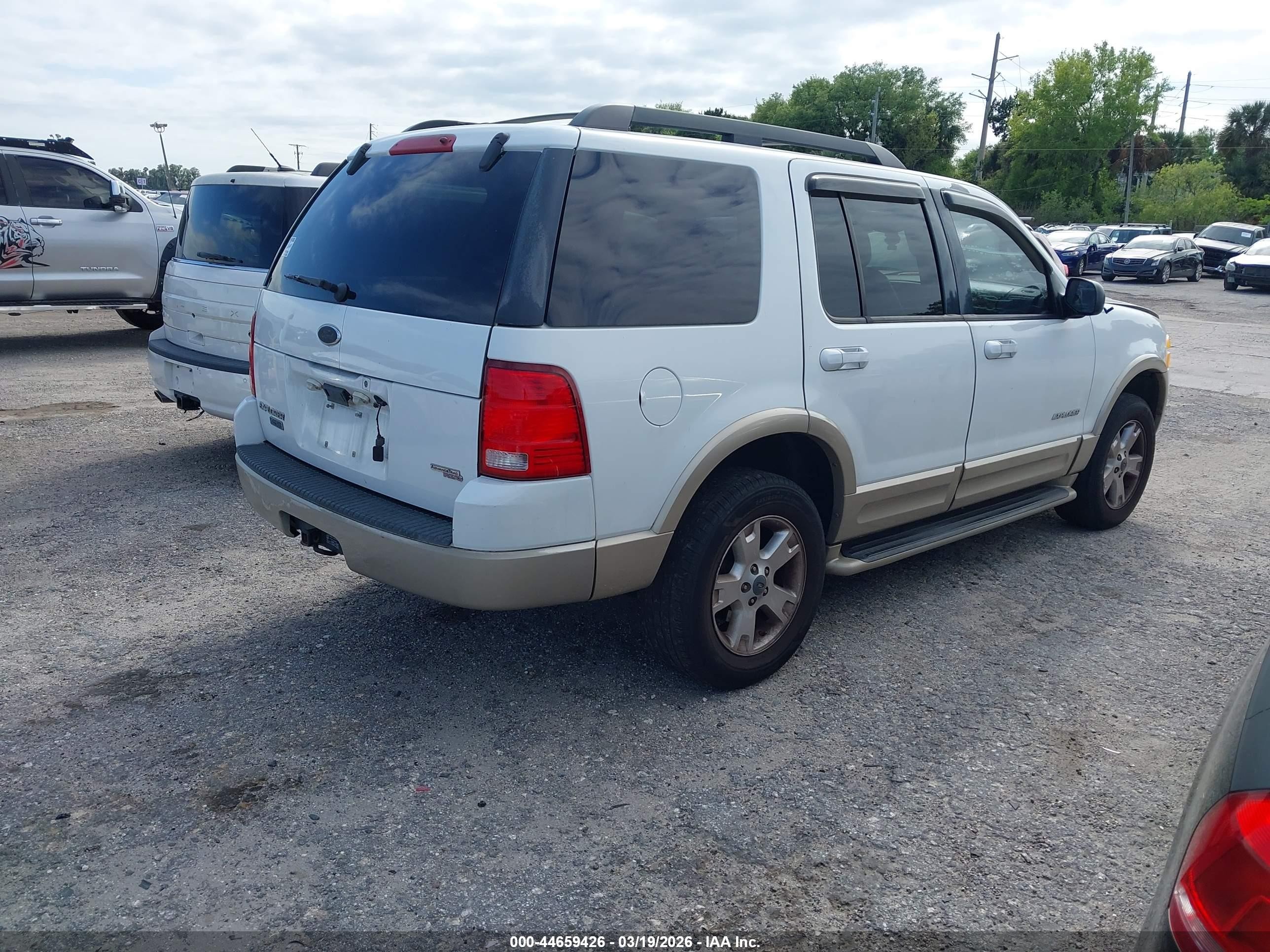 2005 Ford Explorer Eddie Bauer White vin: 1FMDU64K05UB35057