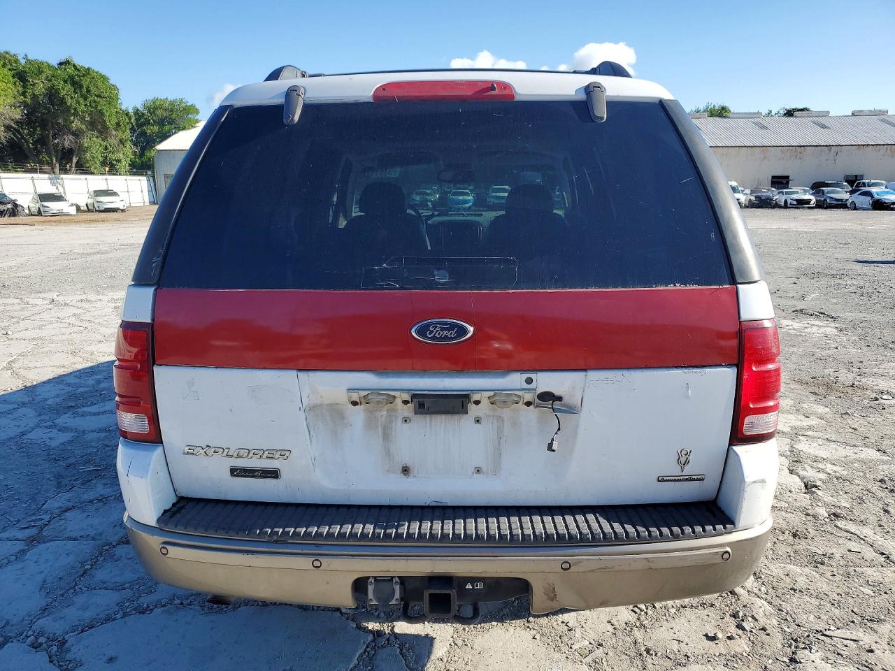 2002 Ford Explorer Eddie Bauer White vin: 1FMDU64W02ZC52865