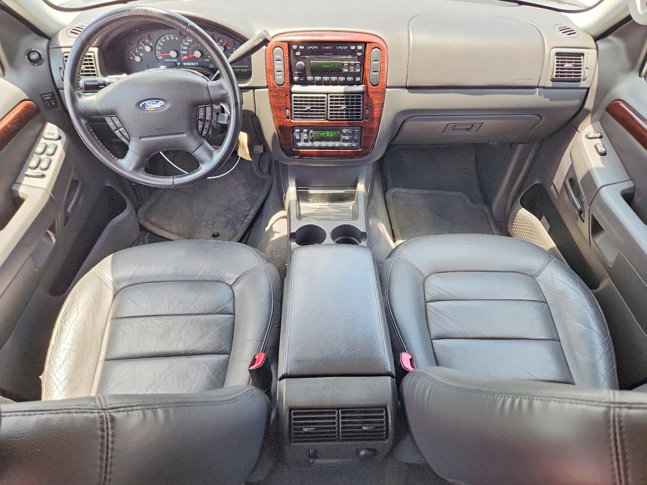 2004 Ford Explorer Limited Серебряный vin: 1FMDU65K84UA31140