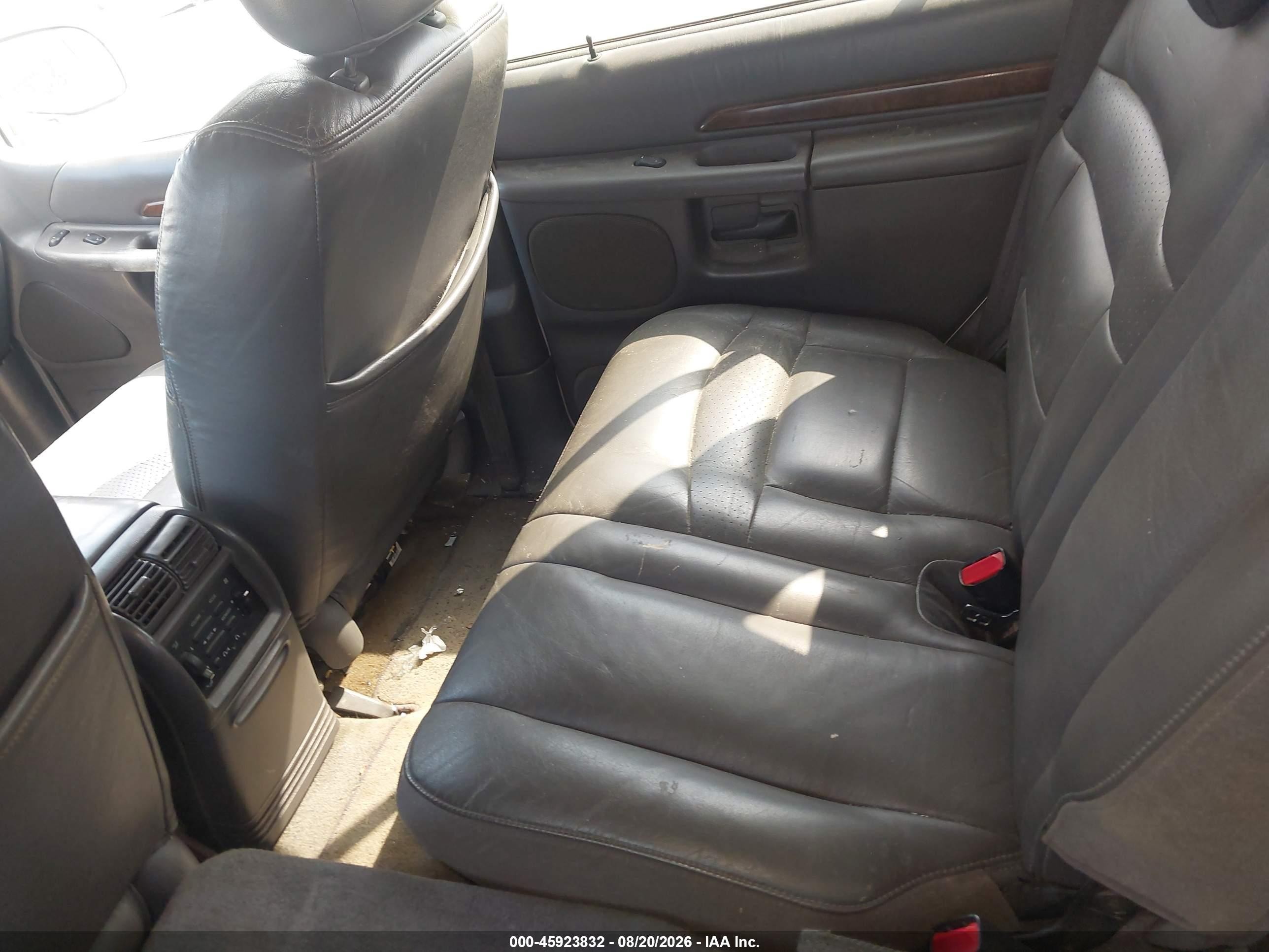 2000 Ford Explorer Limited White vin: 1FMDU65P5YZB29093