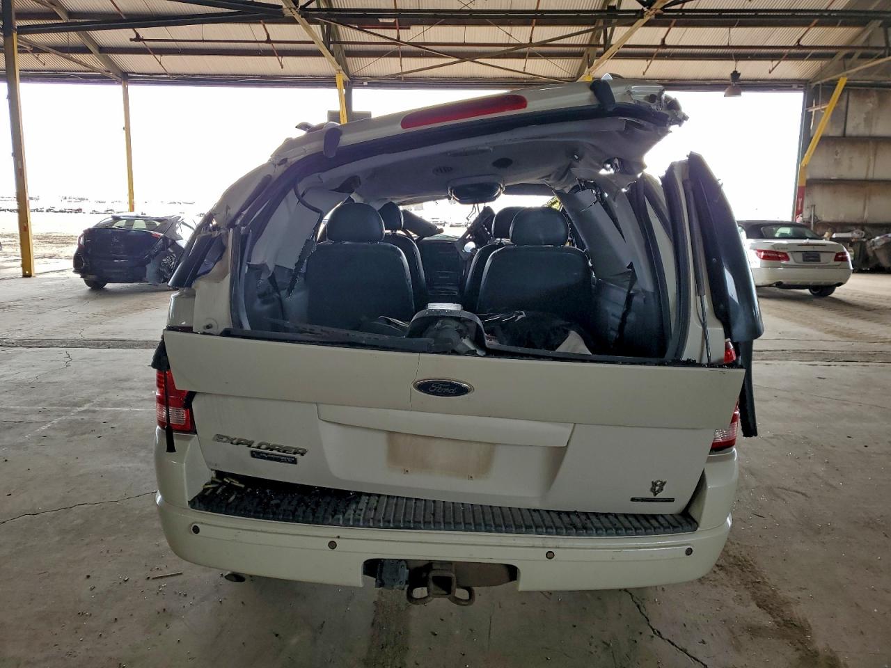 2004 Ford Explorer Limited White vin: 1FMDU65W44ZB18636