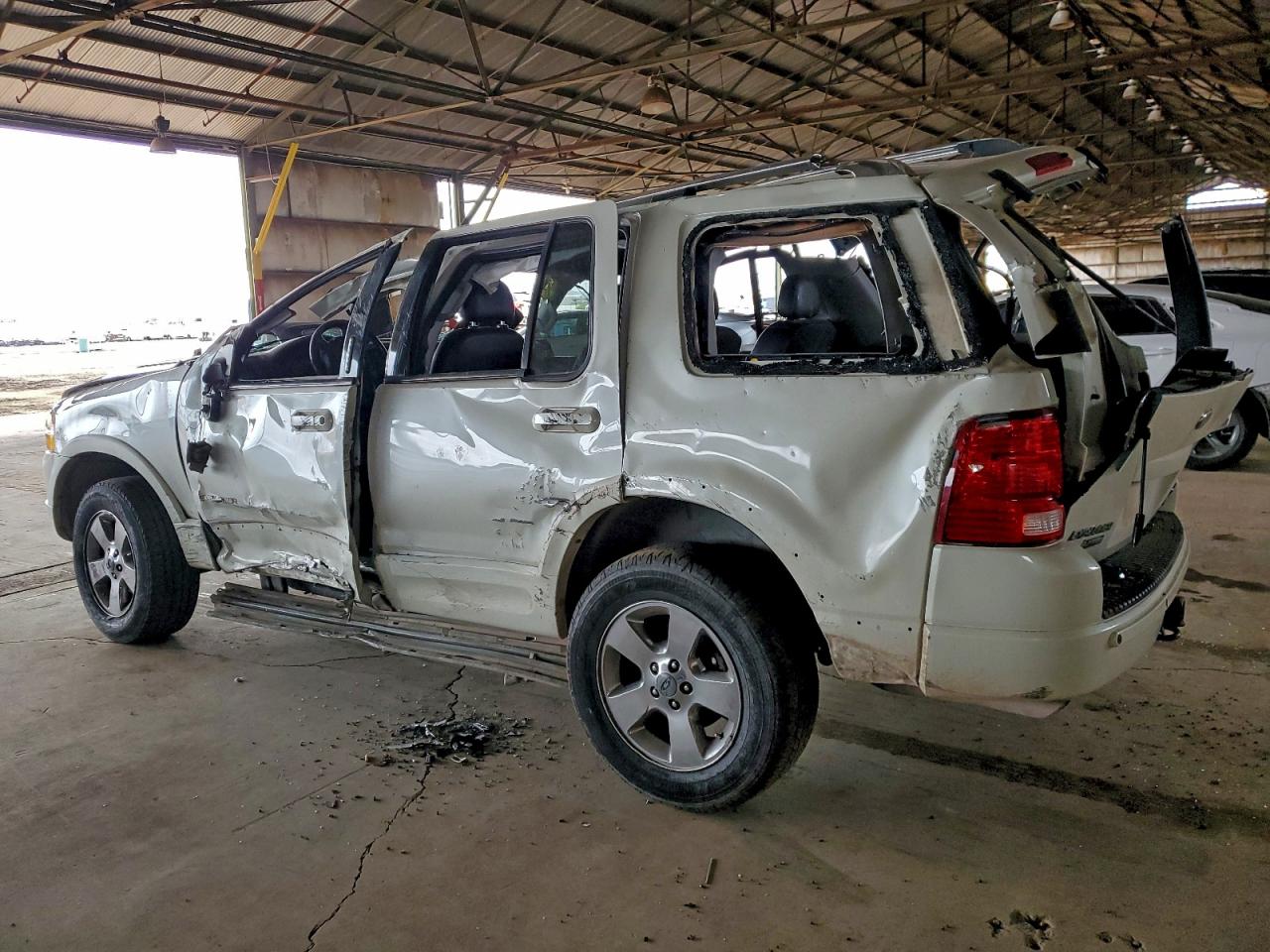 2004 Ford Explorer Limited White vin: 1FMDU65W44ZB18636