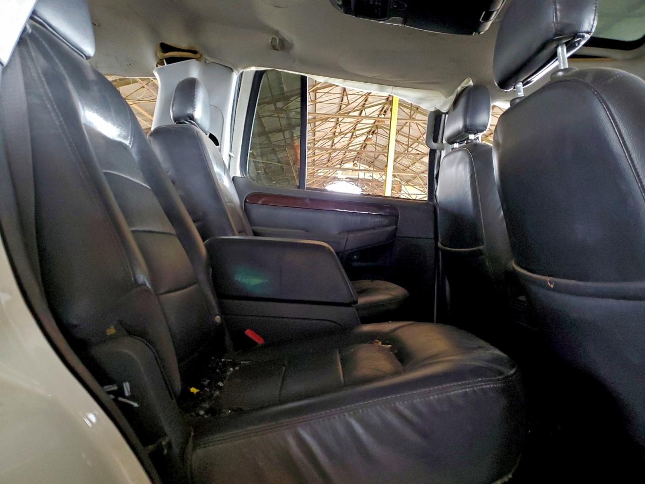 2004 Ford Explorer Limited White vin: 1FMDU65W44ZB18636