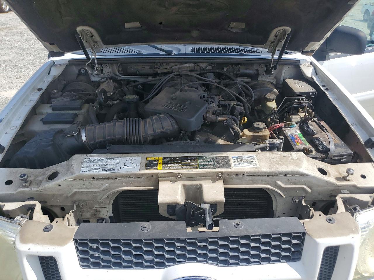 2003 Ford Explorer Sport Trac White vin: 1FMDU67E93UC58648