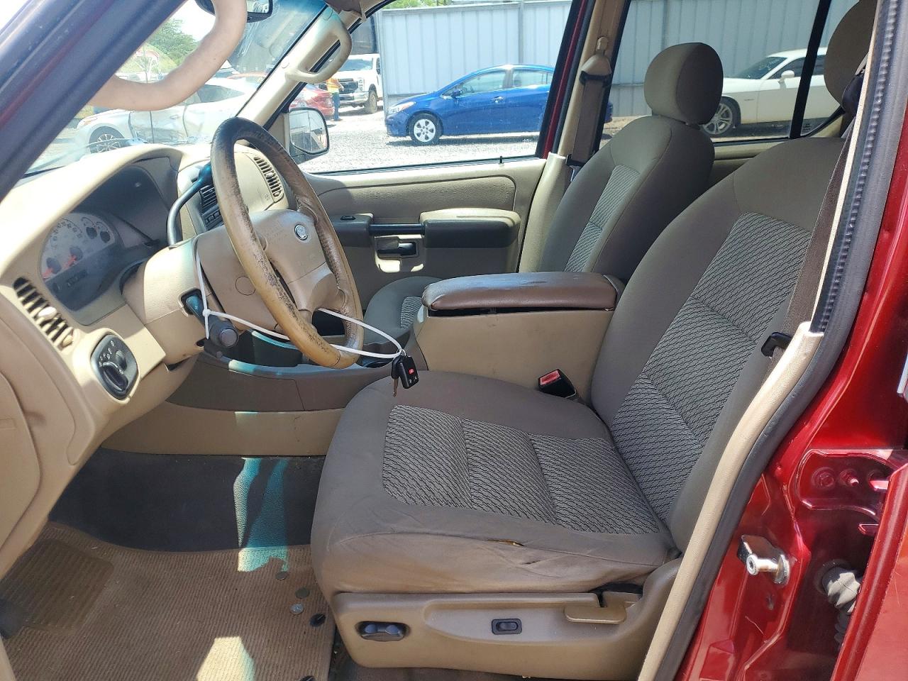 2005 Ford Explorer Sport Trac Red vin: 1FMDU67K05UA12886