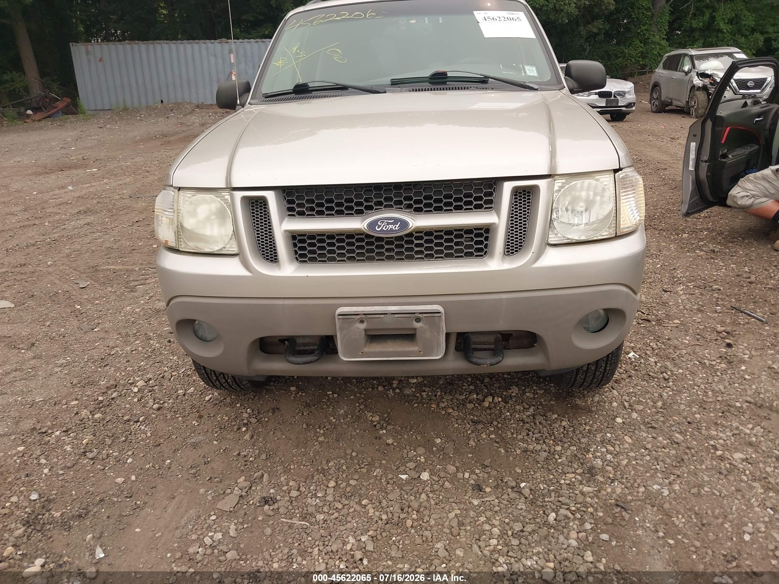2002 Ford Explorer Sport   Silver vin: 1FMDU70E62UC93288