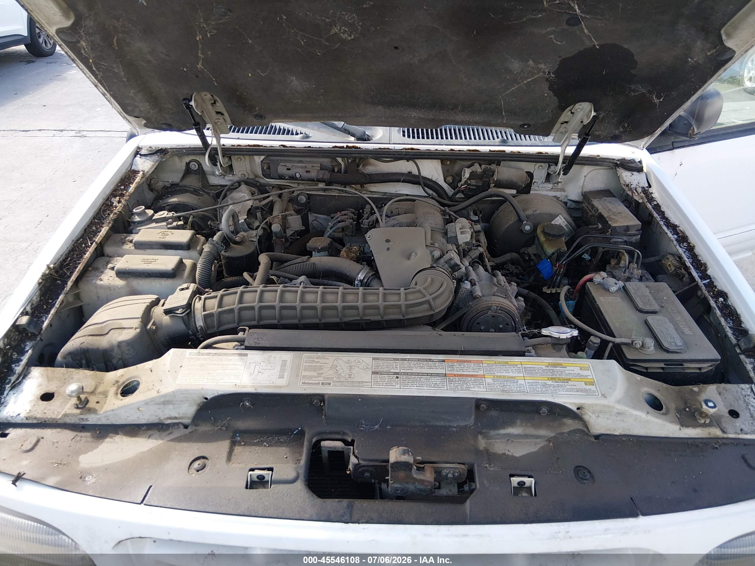 2000 Ford Explorer Xls White vin: 1FMDU72X4YUB48757