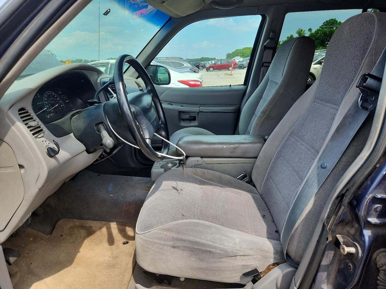 2000 Ford Explorer Xls Blue vin: 1FMDU72X8YUA54526