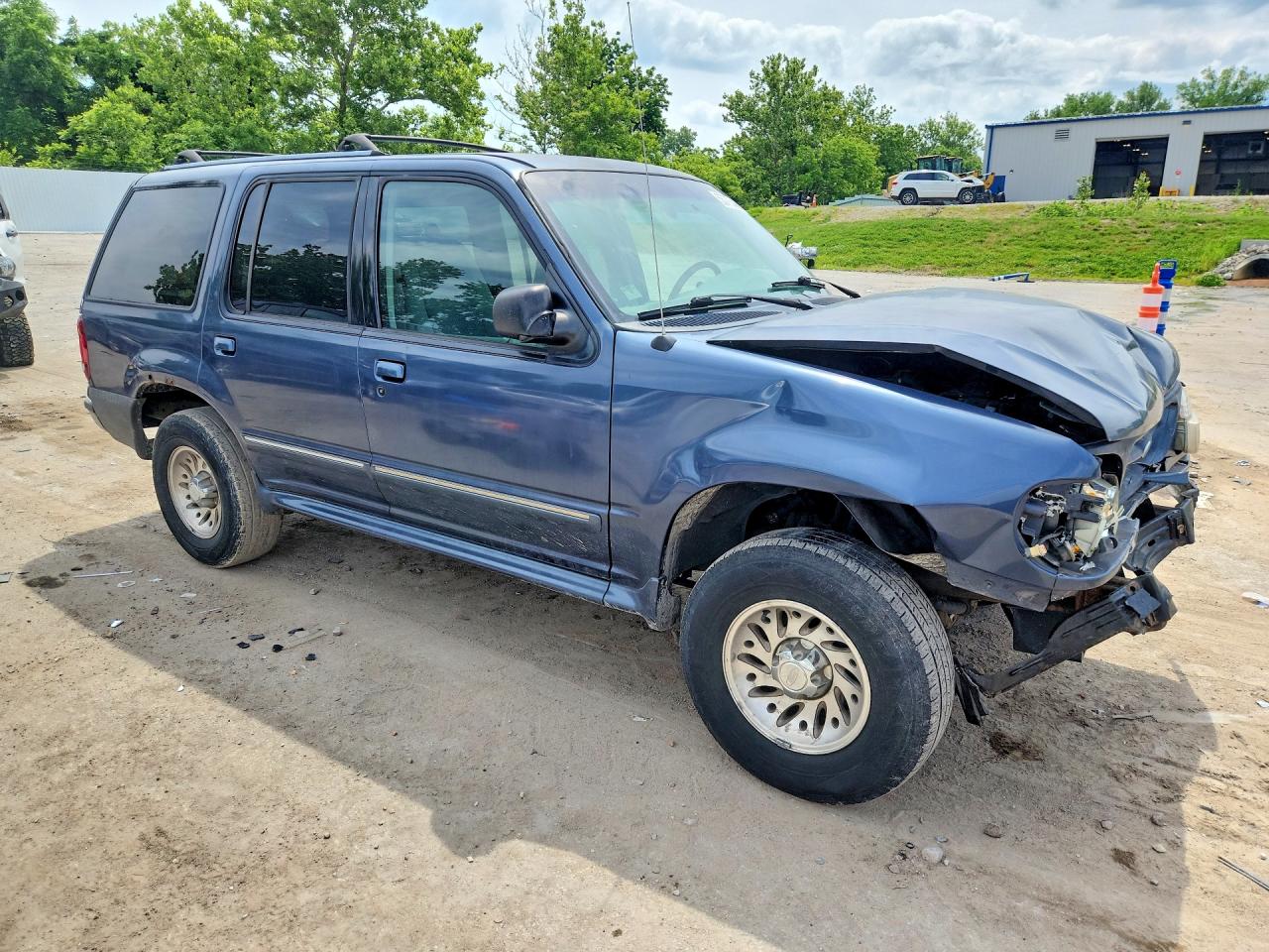 2000 Ford Explorer Xls Blue vin: 1FMDU72X8YUA54526