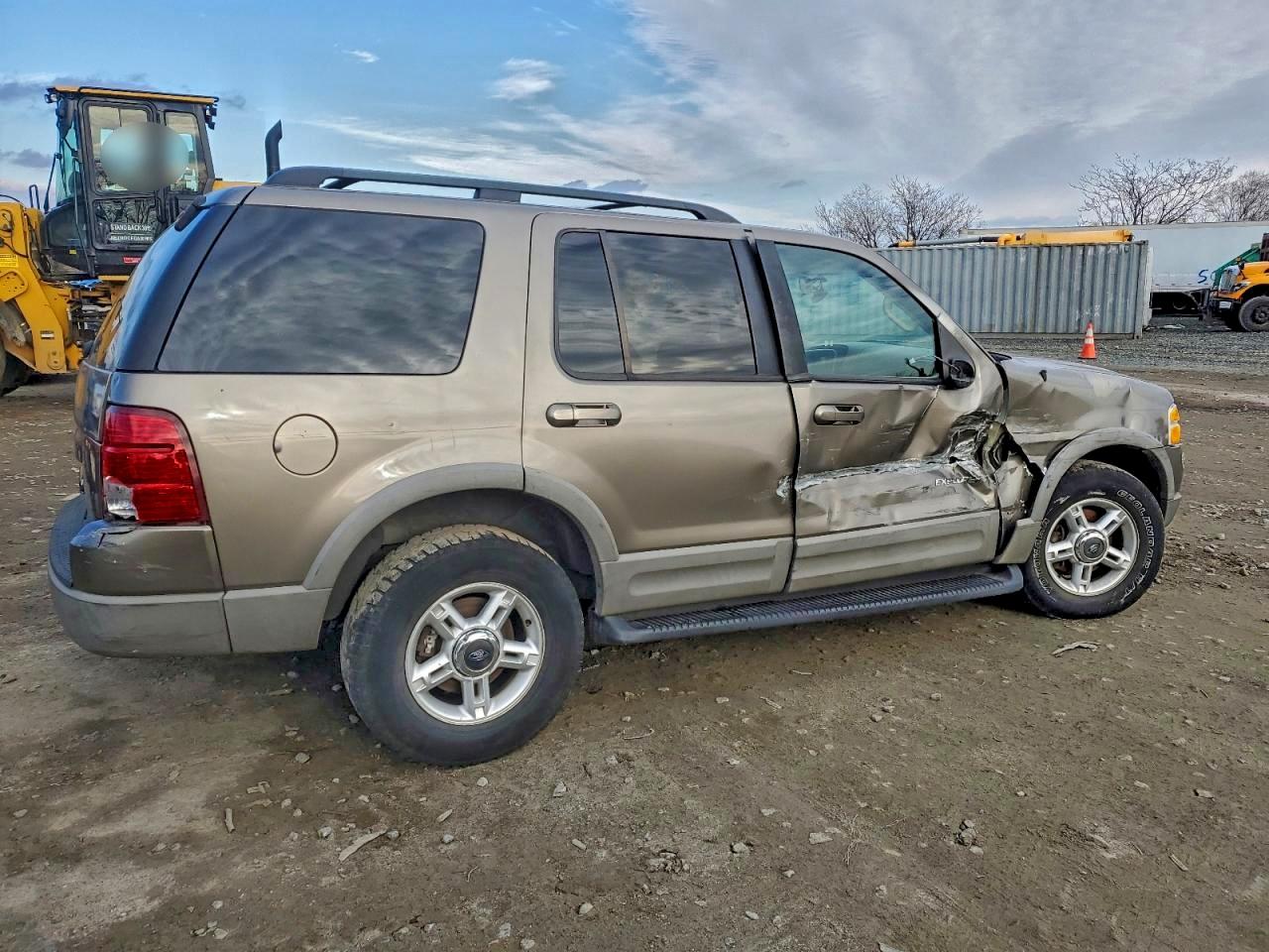 2002 Ford Explorer Xlt Gold vin: 1FMDU73E02ZC11313