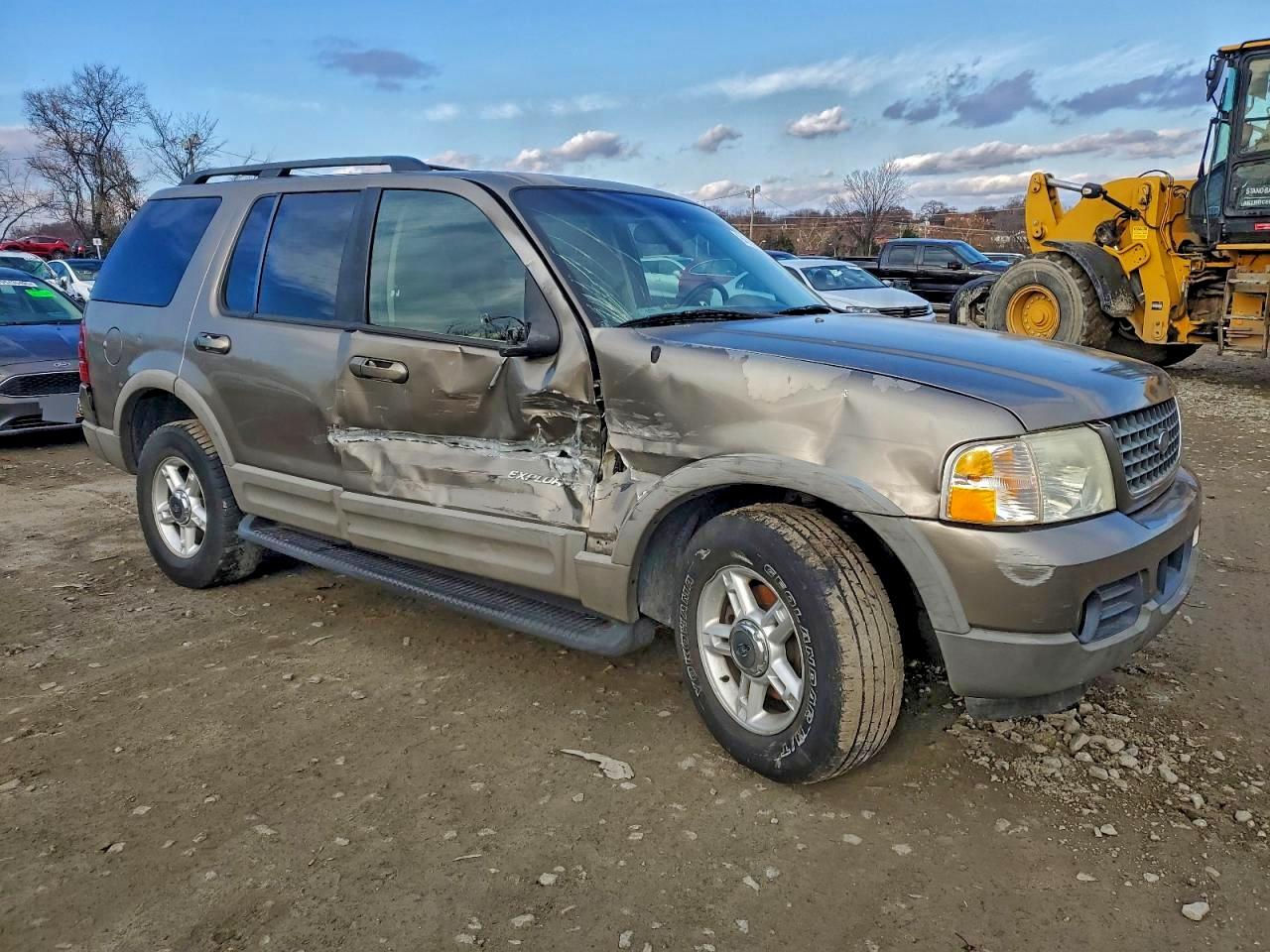 2002 Ford Explorer Xlt Gold vin: 1FMDU73E02ZC11313