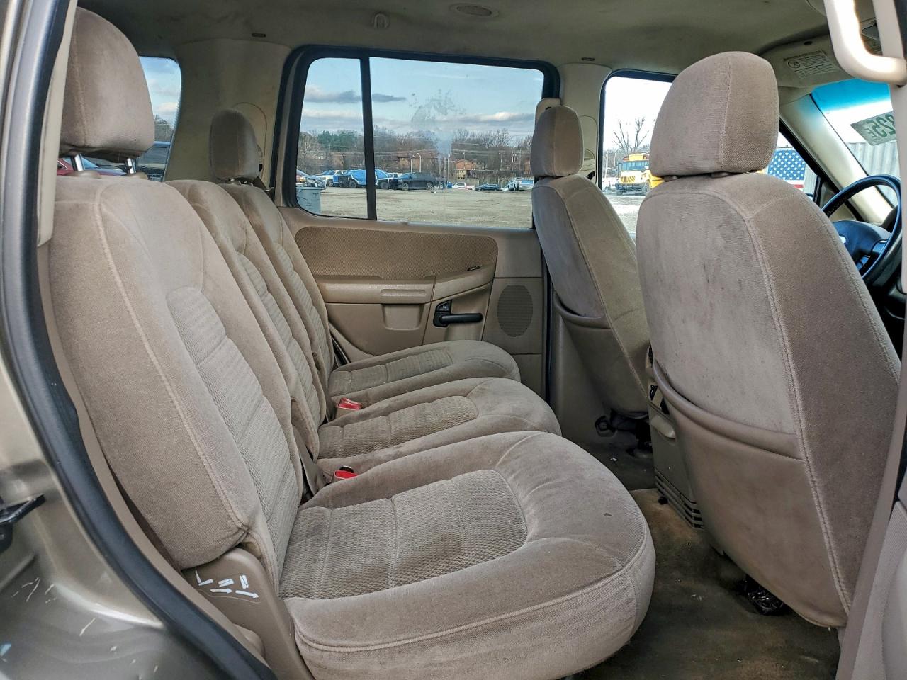2002 Ford Explorer Xlt Gold vin: 1FMDU73E02ZC11313