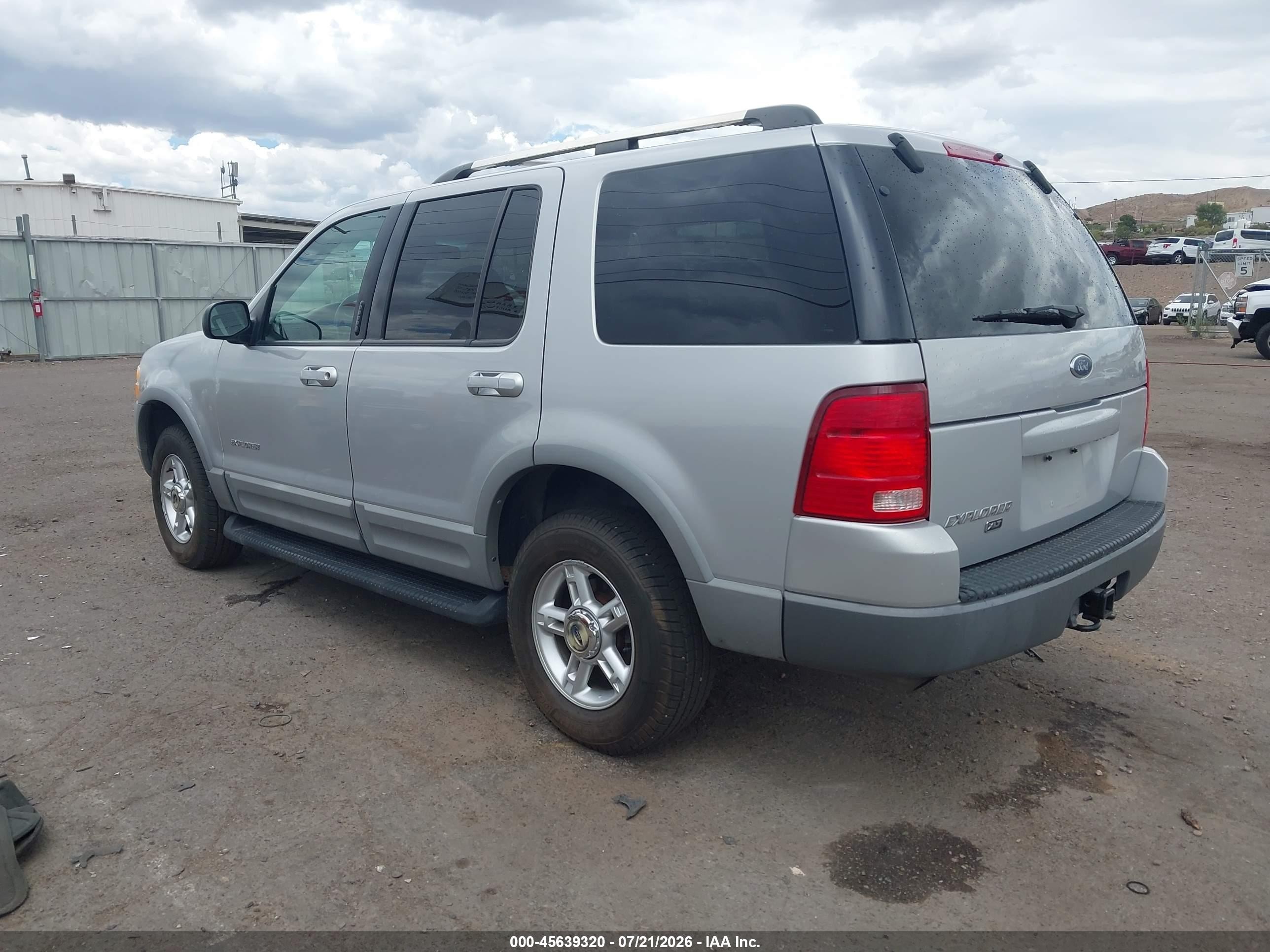 2002 Ford Explorer Xlt Silver vin: 1FMDU73E12UA58387