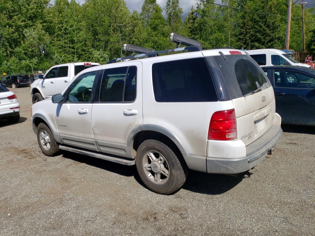 2002 Ford Explorer Xlt White vin: 1FMDU73E32UA13435