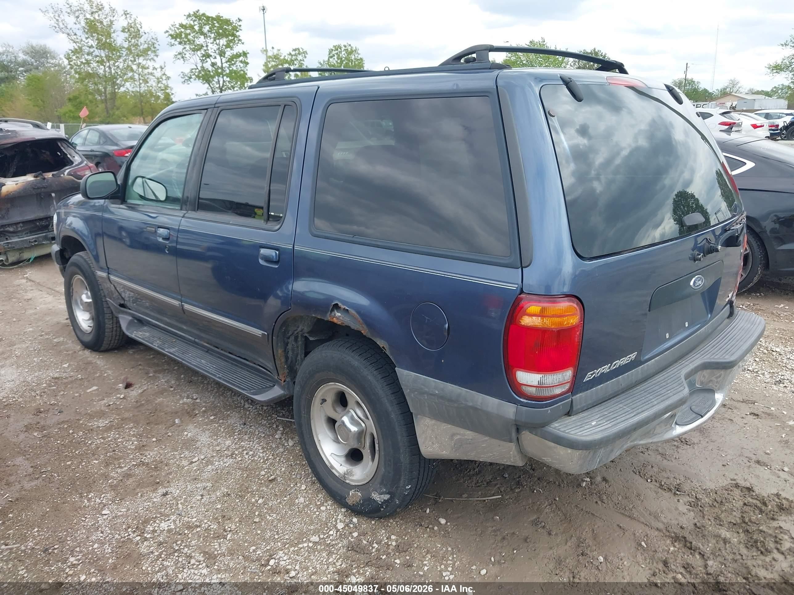 2000 Ford Explorer Xlt Синий vin: 1FMDU73E3YZB68076