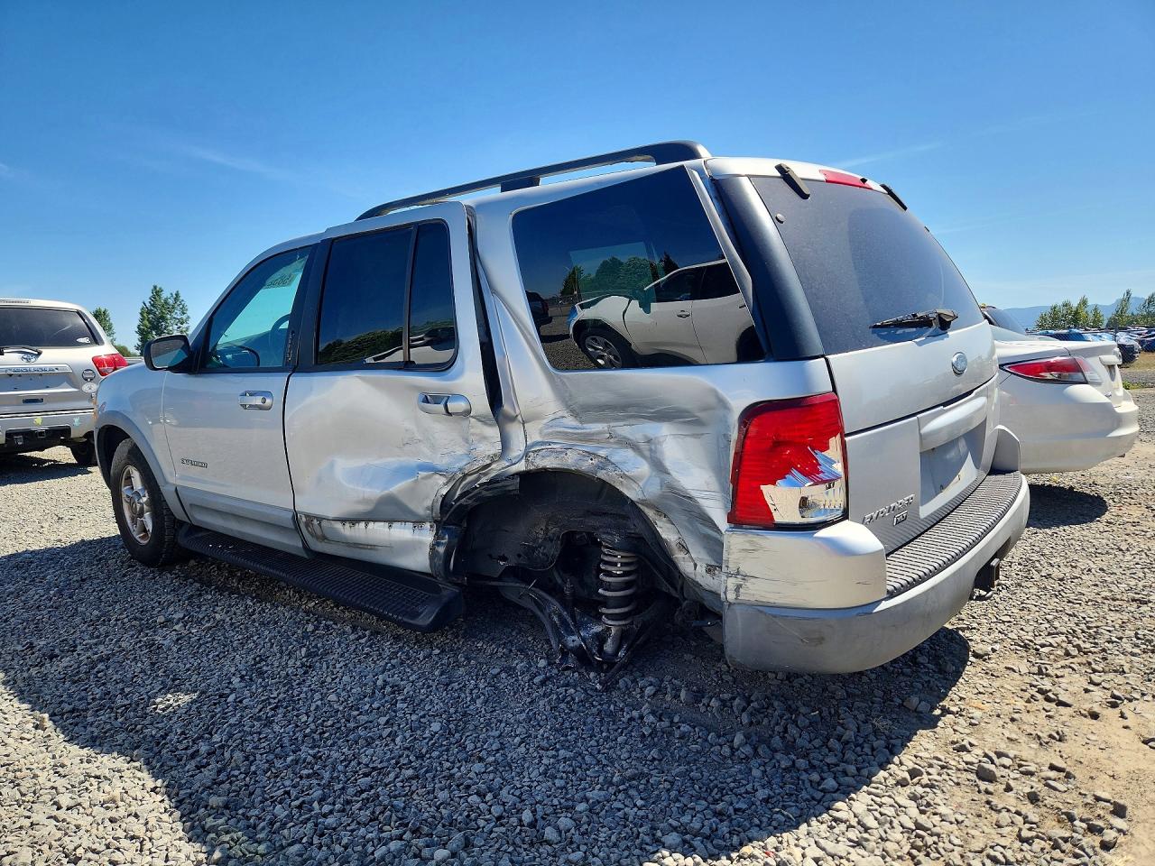 2002 Ford Explorer Xlt Серебряный vin: 1FMDU73E72UB19421
