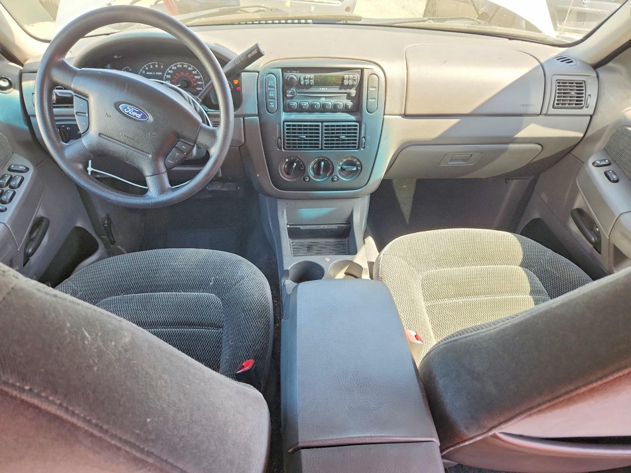 2002 Ford Explorer Xlt Серебряный vin: 1FMDU73E72UB19421