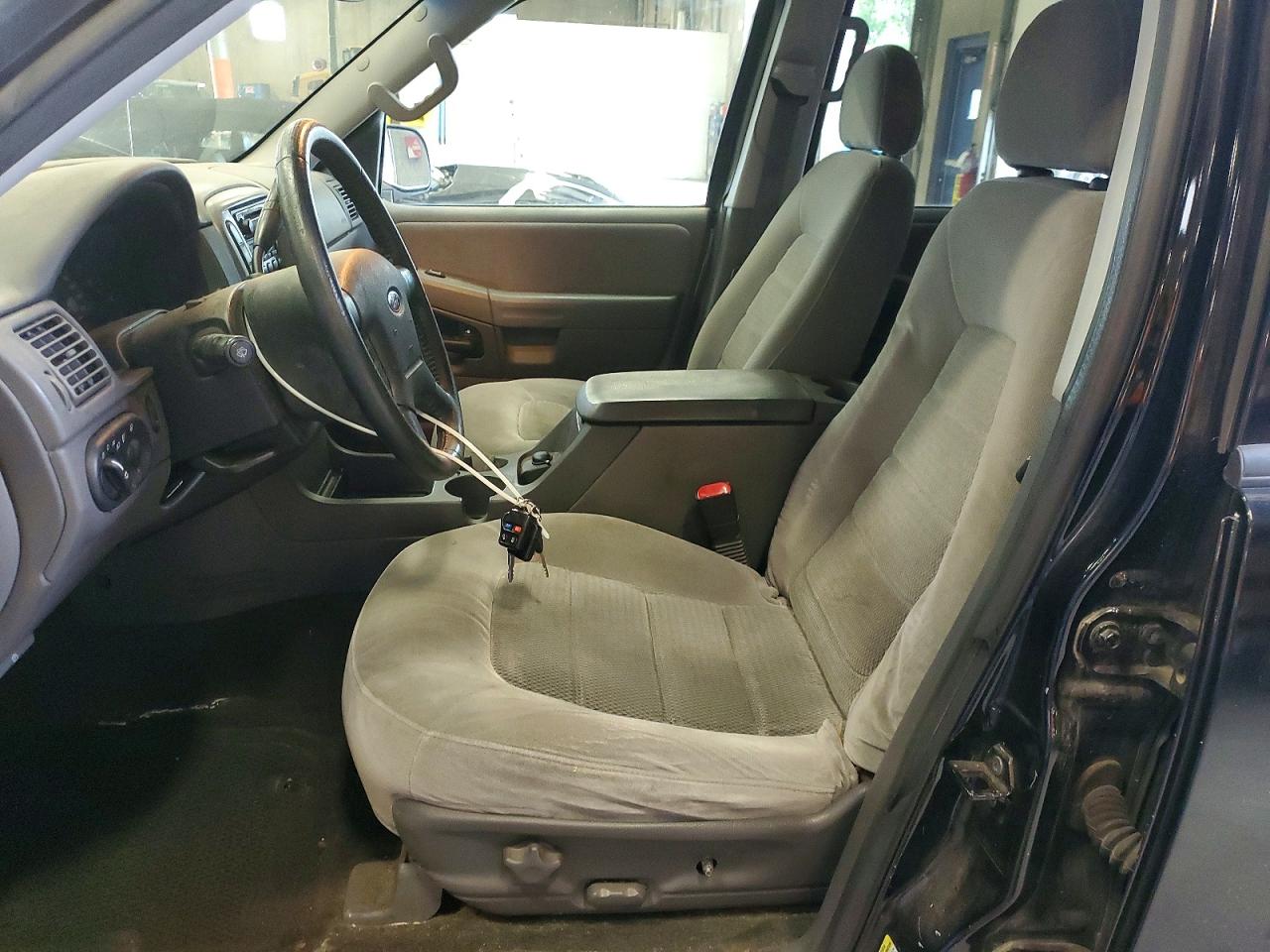 2005 Ford Explorer Xlt Black vin: 1FMDU73K05ZA45949