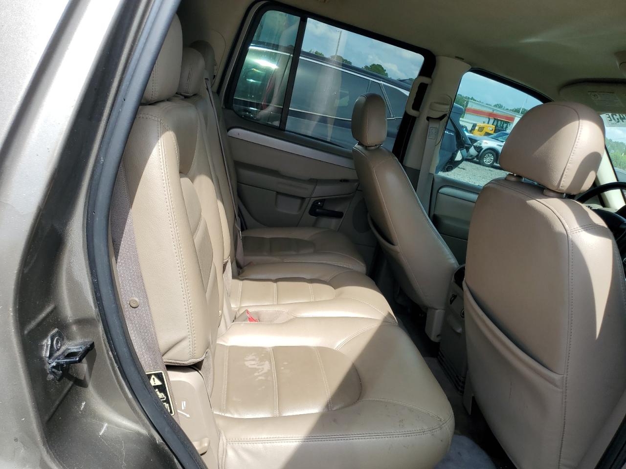2003 Ford Explorer Xlt Tan vin: 1FMDU73K43UB52982