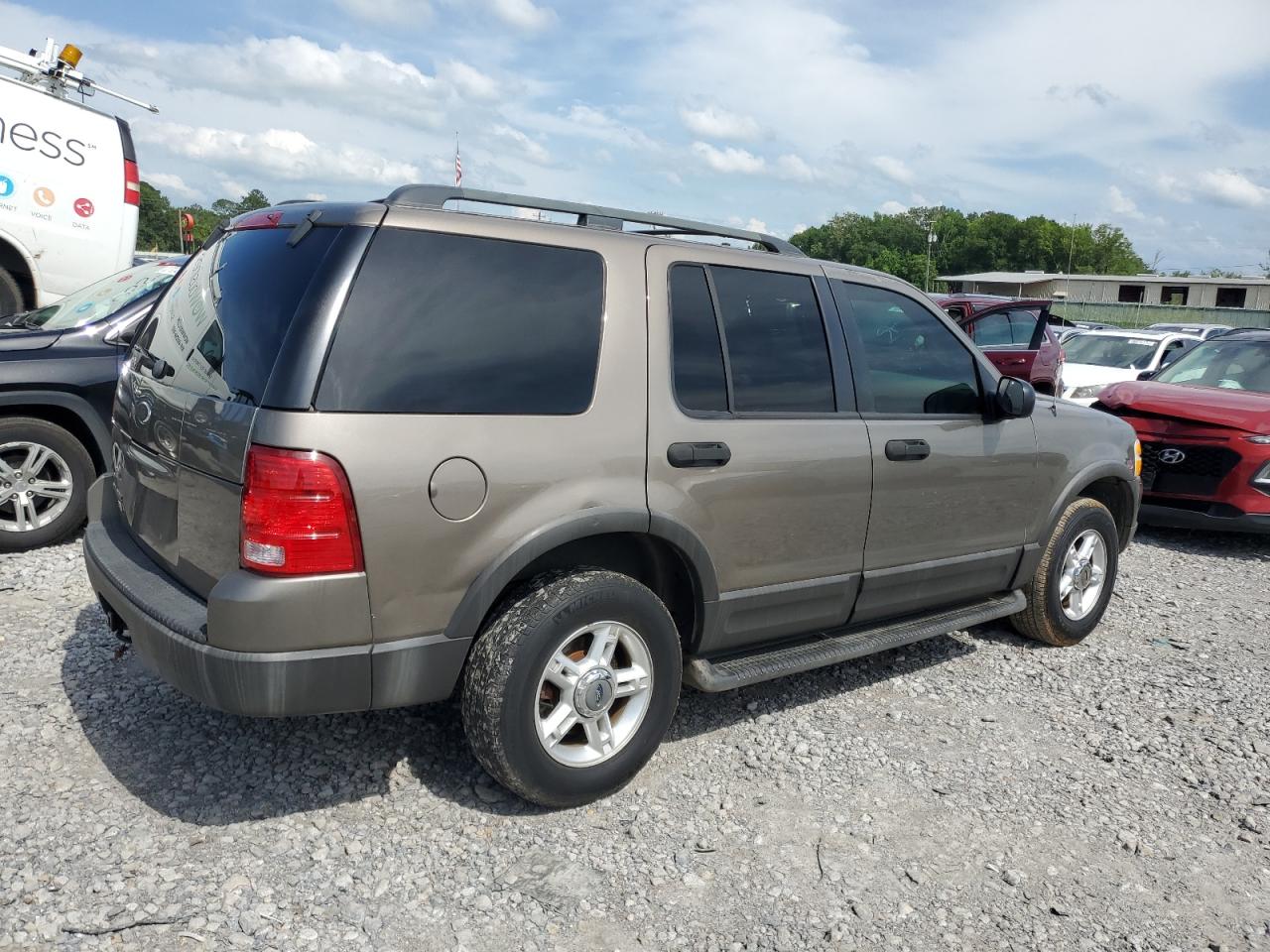 2003 Ford Explorer Xlt Tan vin: 1FMDU73K43UB52982