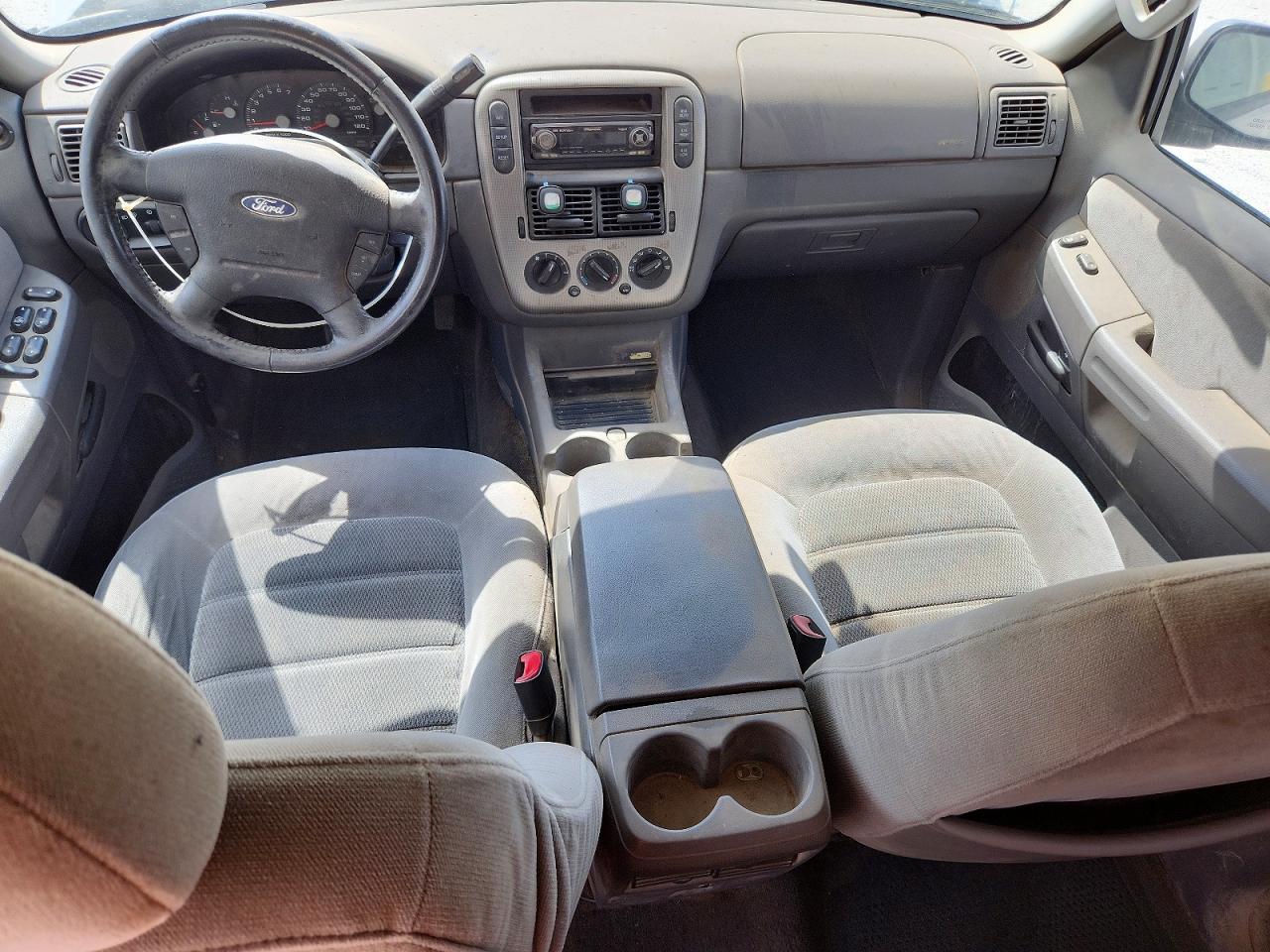 2005 Ford Explorer Xlt Silver vin: 1FMDU73K45UA21425