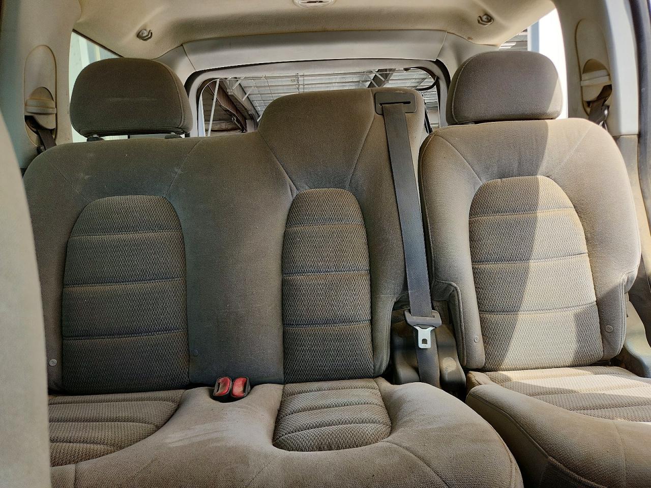 2005 Ford Explorer Xlt Silver vin: 1FMDU73K45UA21425